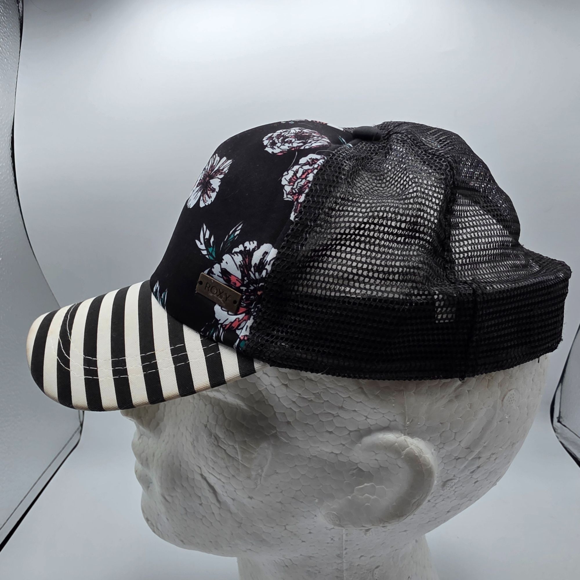 Other Roxy Womens Black White Floral Trucker Hat Casual Outdoors L Size ONE SIZE - 2 Thumbnail
