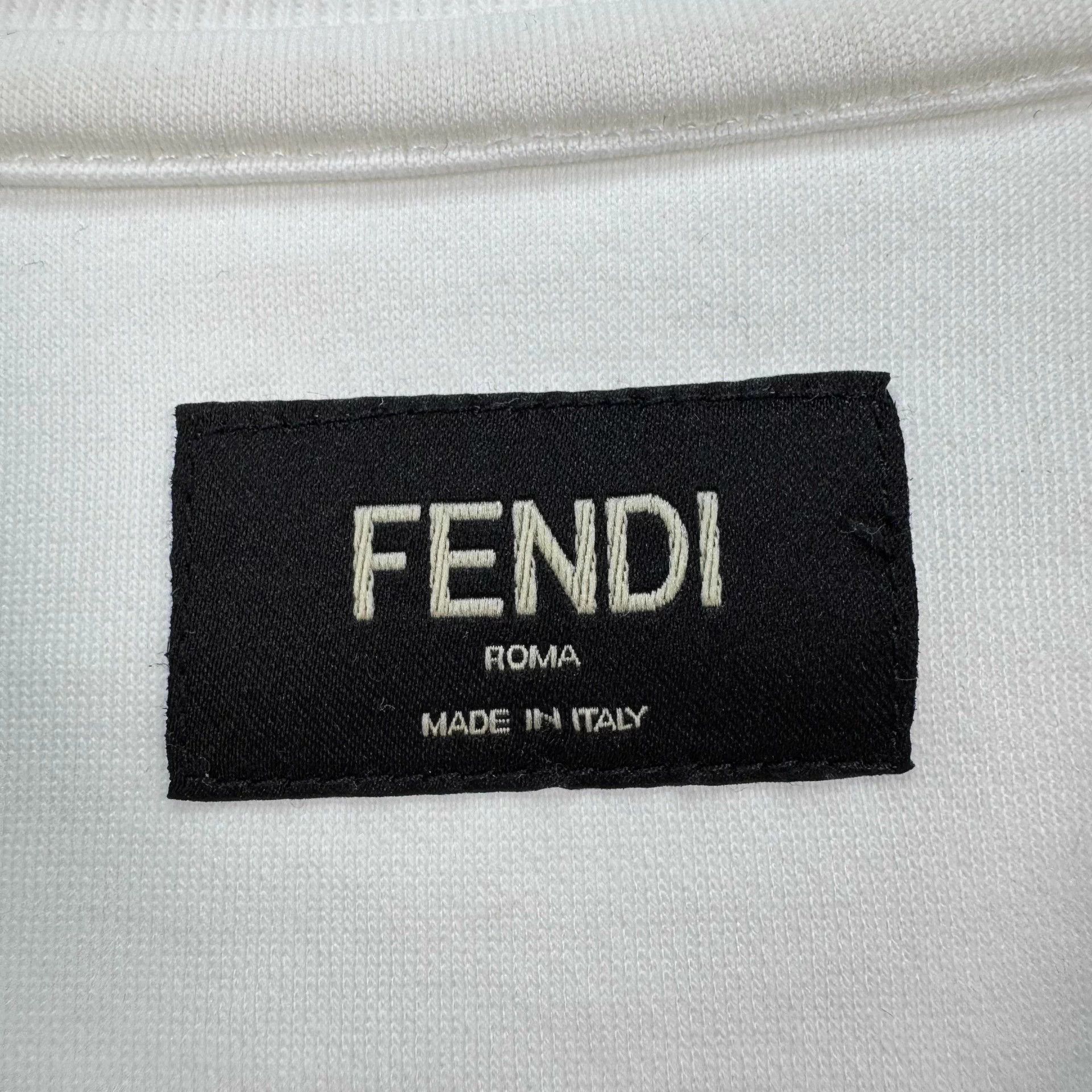 Fendi Fendi 25SS Shield Embroidered Logo Tee S 99 New Size US S / EU 44-46 / 1 - 5 Thumbnail