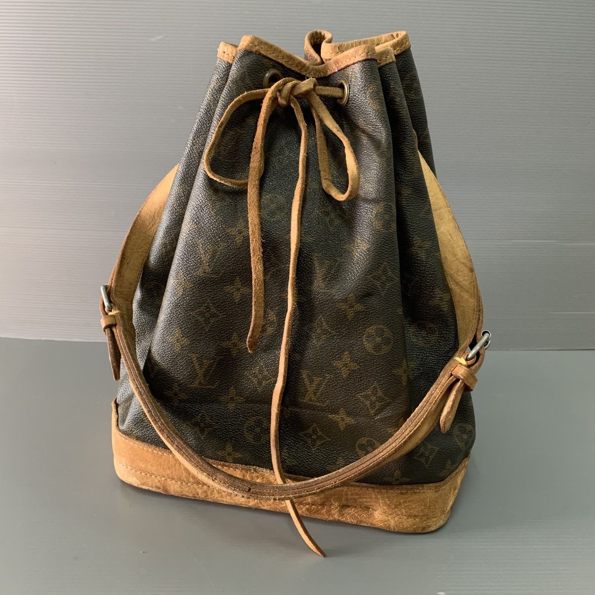 Louis Vuitton Louis Vuitton Bucket Vintage Bag Size ONE SIZE - 1 Thumbnail