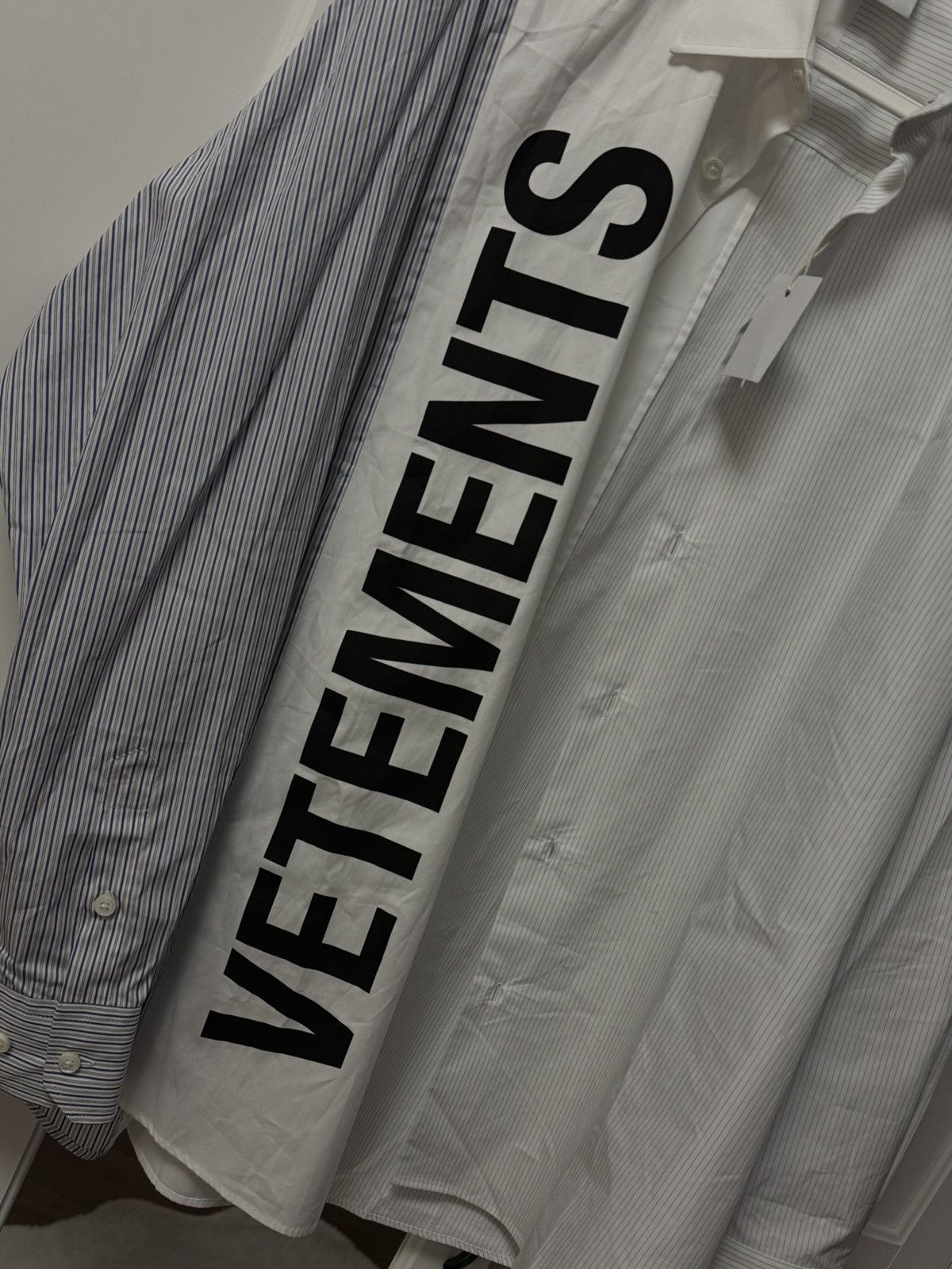 Vetements VETEMENTS White Oversized Logo-Print Shirt Size US S / EU 44-46 / 1 - 2 Thumbnail