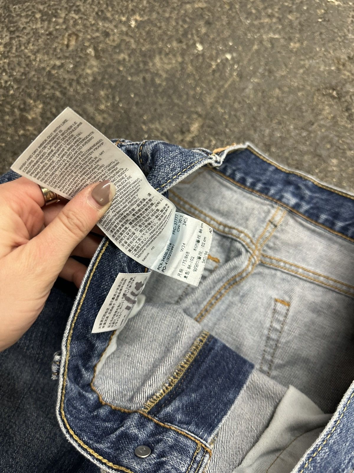 Levi's × Vintage Y2K Levi’s jorts Size US 34 / EU 50 - 2 Thumbnail