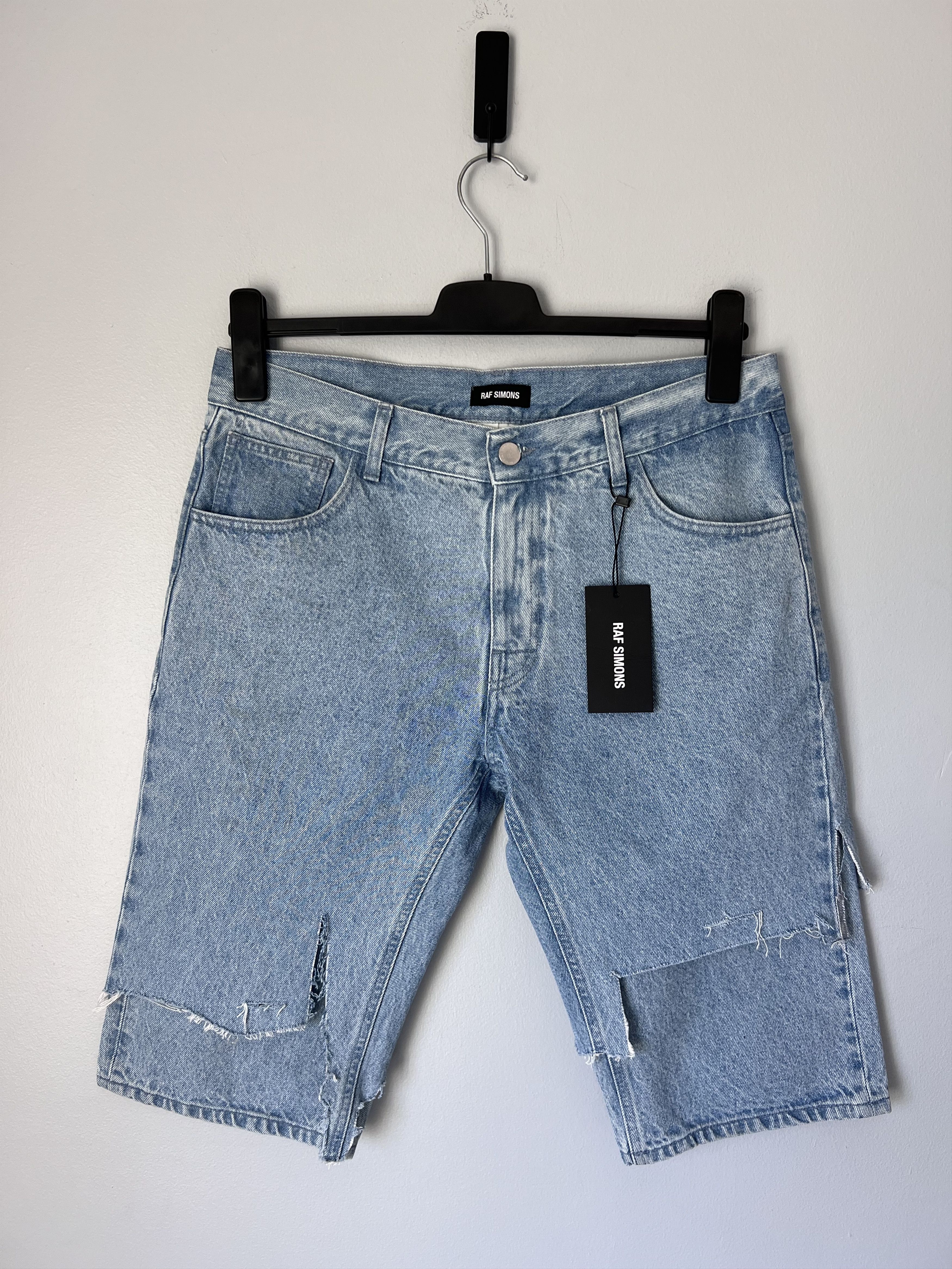 Raf Simons Raf Simons Destroyed Denim Shorts in Blue Size US 33 - 1 Thumbnail