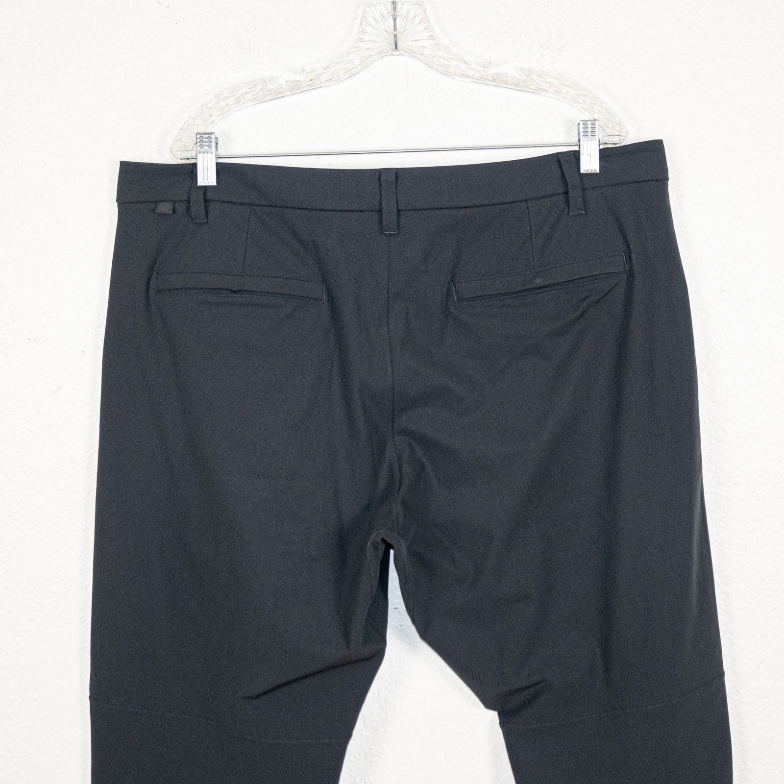 Lululemon Lululemon Men's Commission Pants Classic warpstreme size 38 Size US 38 / EU 54 - 9 Thumbnail