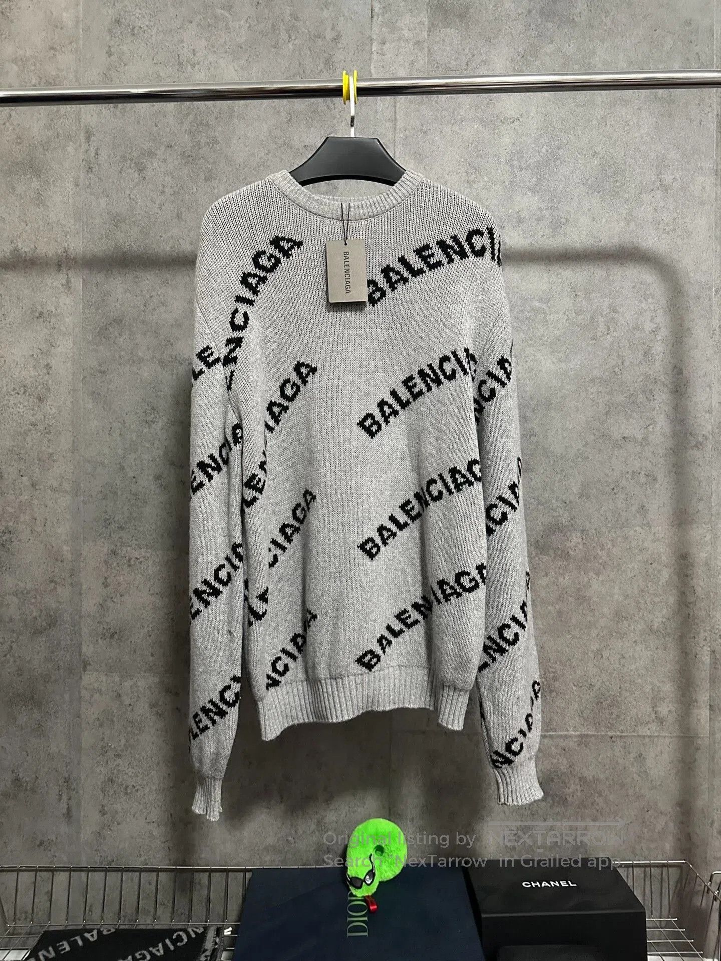 Balenciaga balenciaga logo knit sweater in gray. Size US M / EU 48-50 / 2 - 1 Thumbnail