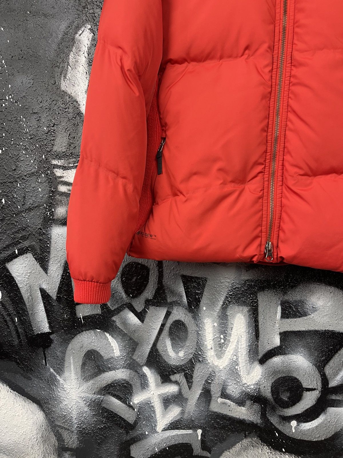 Nike ACG Nike ACG Y2K Vintage Red Puffer Down Jacket Women’s Size M Size M / US 6-8 / IT 42-44 - 5 Thumbnail