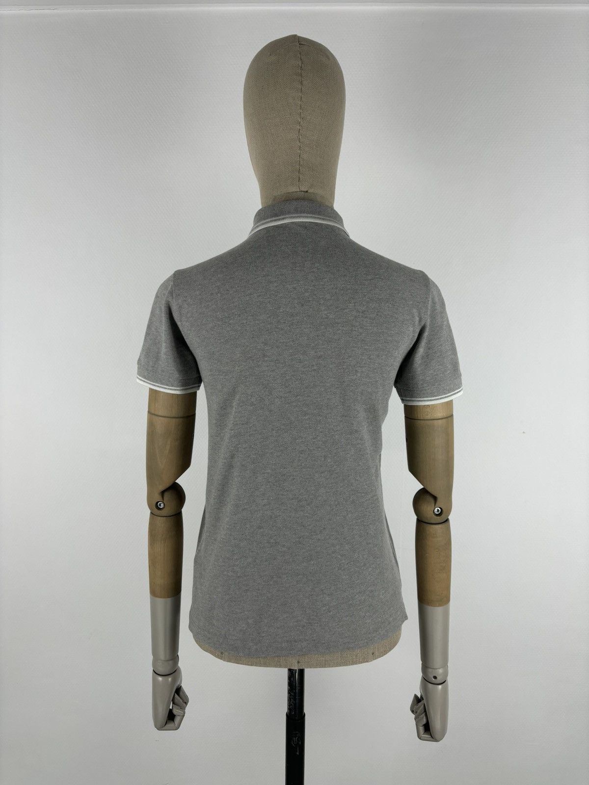 Moncler Women's Gamme Bleu MAGLIA Manica Corta Polo Grey Cotton Patch Logo Buttons T-Shirt Size ONE SIZE - 4 Thumbnail
