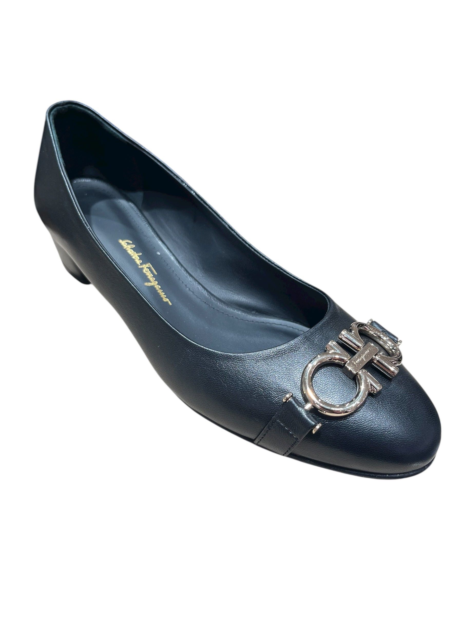 Salvatore Ferragamo Ferragamo Logo Garda Pumps SIZE 8.5 Size ONE SIZE - 1 Thumbnail