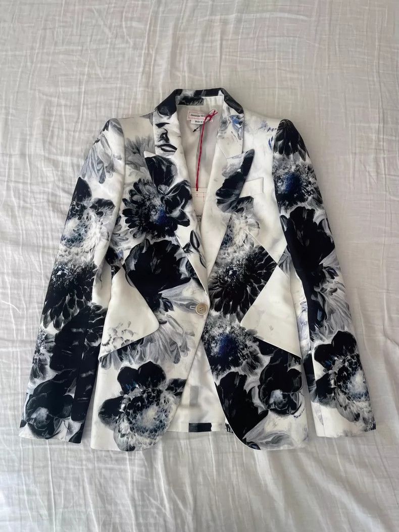 Alexander McQueen Alexander McQUEEN Printed single breasted suit jacket 2504- Size XS / US 0-2 / IT 36-38 - 2 Thumbnail