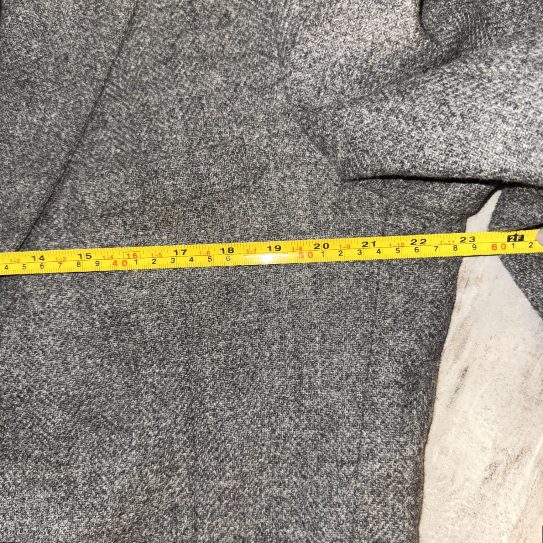 Farah Vtg Farah WFF Blazer Men 44R Gray Herringbone 100% Wool Tweed 2 Button Notch Lapel Single-Breasted Vintage Classic Modern Size 44R - 7 Thumbnail