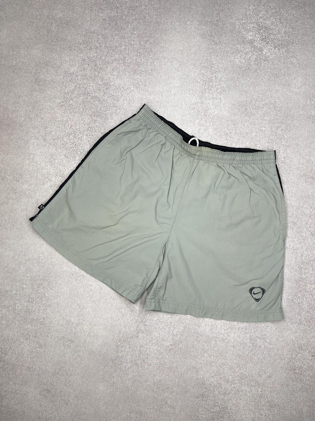 Nike Vintage Nike Football Shorts Grey Drill Y2K ACG TN Size L Size US 34 / EU 50 - 1 Thumbnail