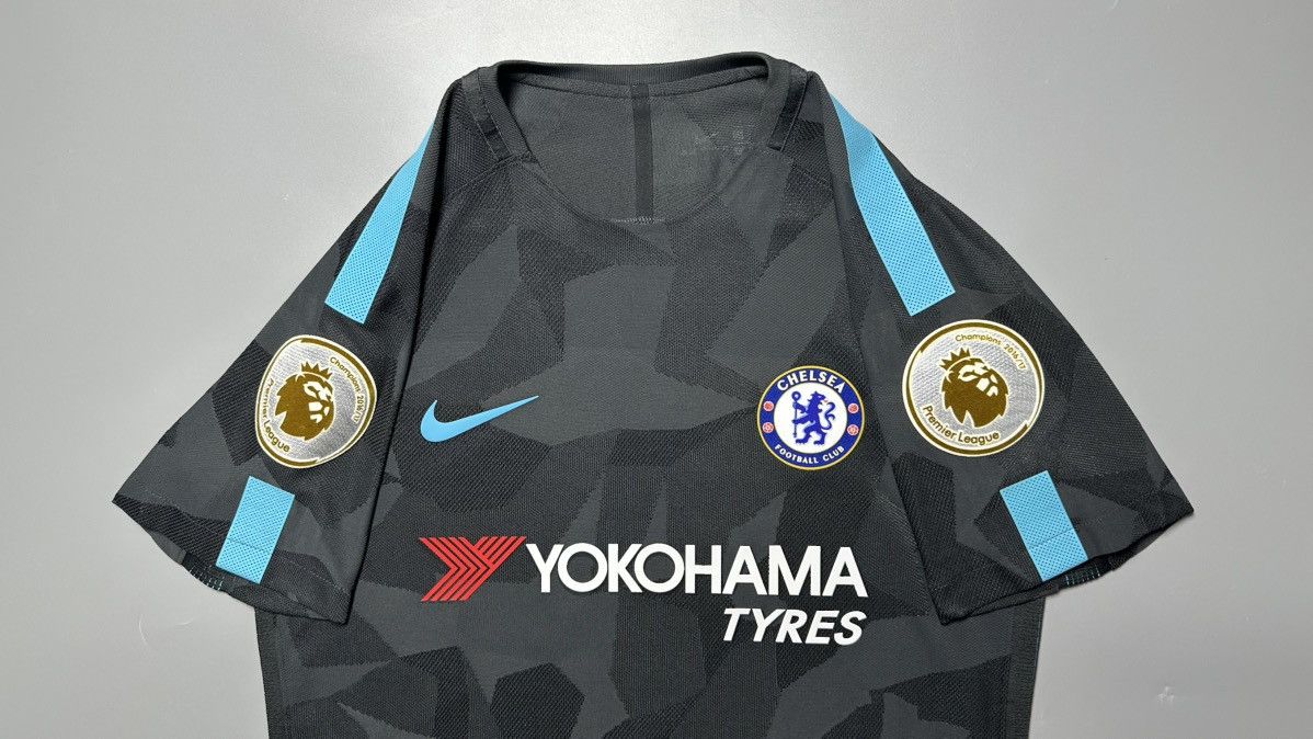Vintage CHELSEA NIKE 2017/2018 FOOTBALL THIRD JERSEY #10 EDEN HAZARD Size US M / EU 48-50 / 2 - 3 Thumbnail