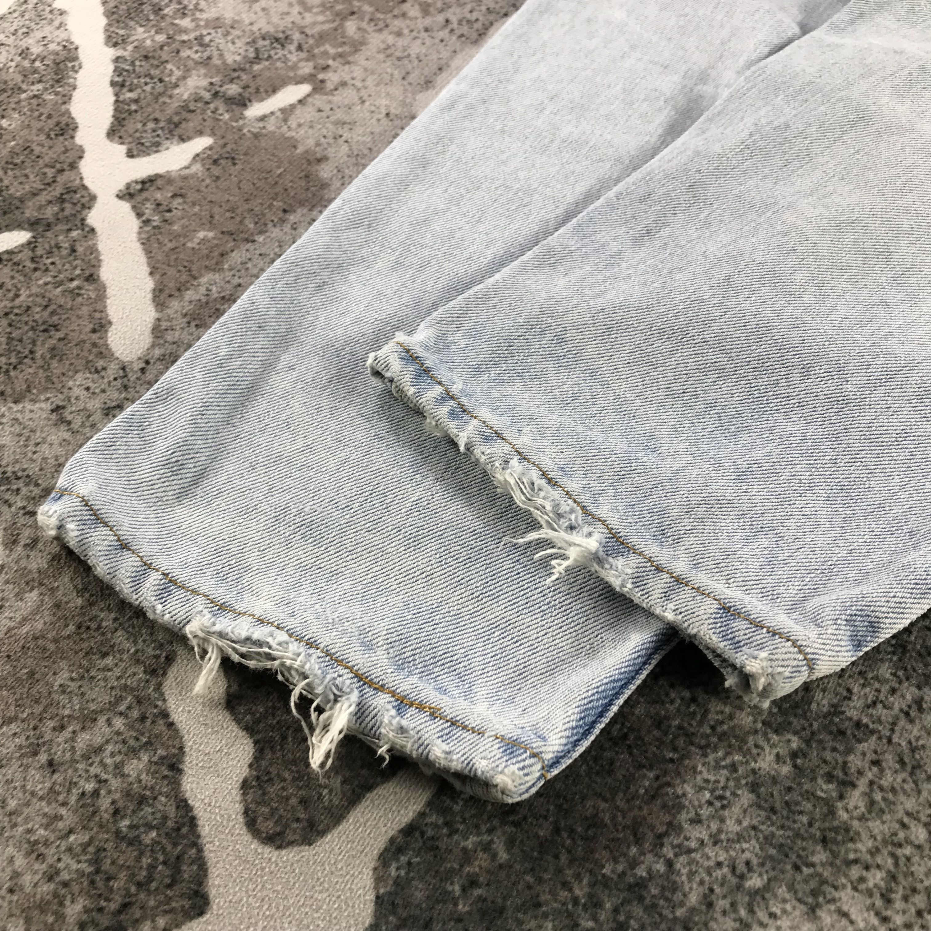 Levi's Vintage Levis 560 Jeans Light Wash Denim KJ3352 Size US 30 / EU 46 - 6 Thumbnail