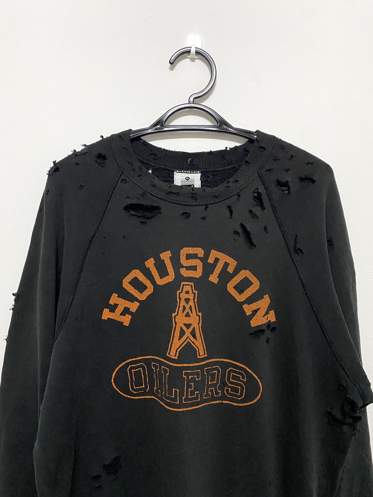 4GSELLER Rare Vintage Thrased houston oilers distressed Sweatshirt Size US M / EU 48-50 / 2 - 3 Thumbnail