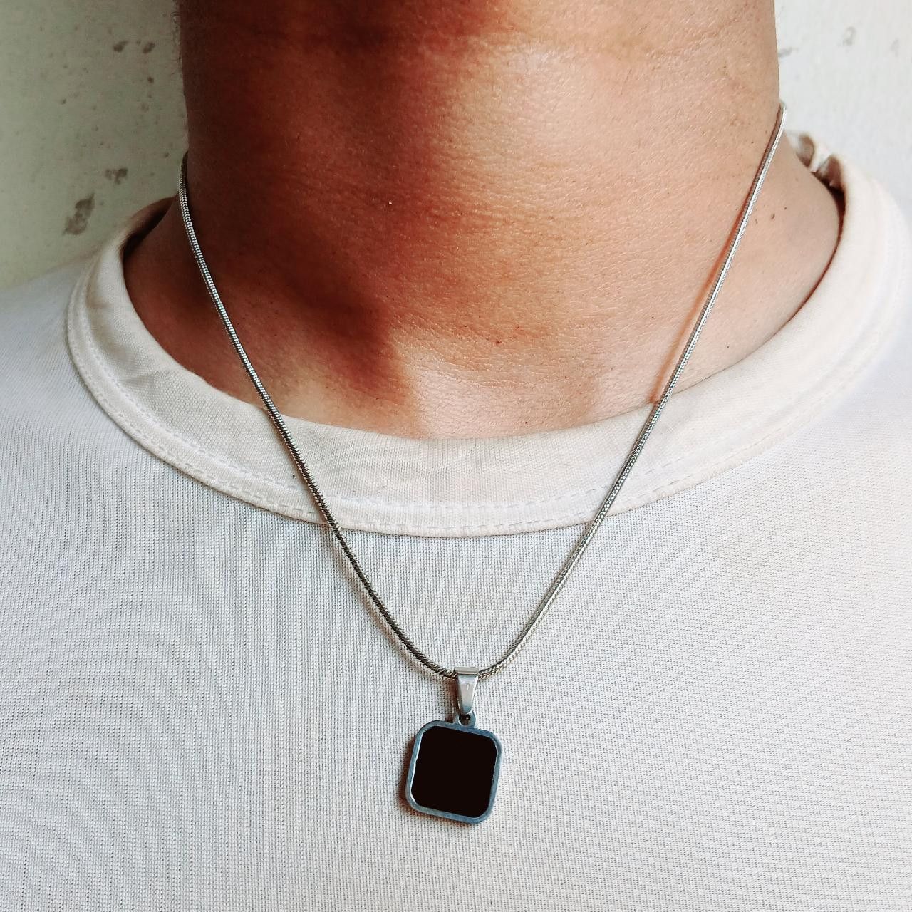Other Silver Color Metal Chain Pendant Necklace Size ONE SIZE - 1 Thumbnail