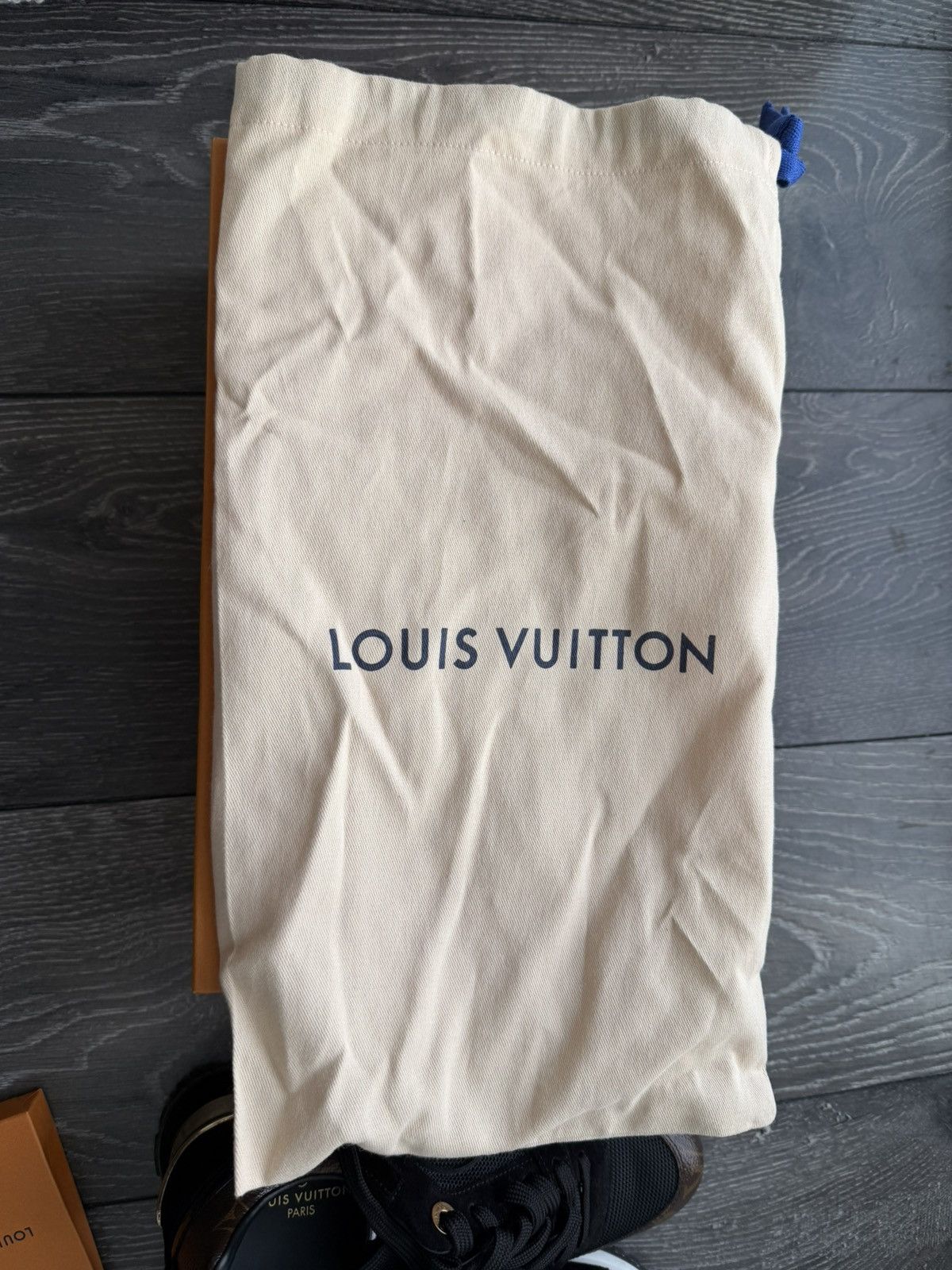Louis Vuitton Louis Vuitton Run Away Sneaker Size US 6 / IT 36 - 8 Thumbnail