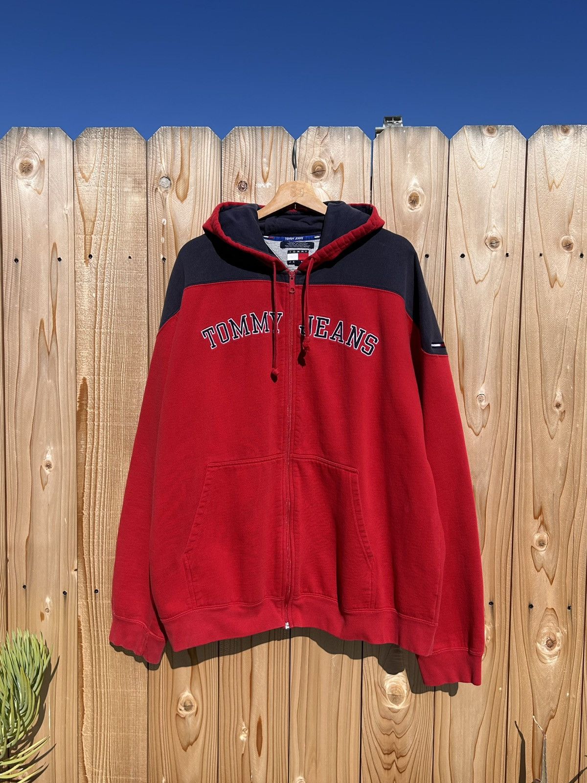 00's Tommy Hilfiger Arc Logo Embroidered Zip Up Y2K Hoodie