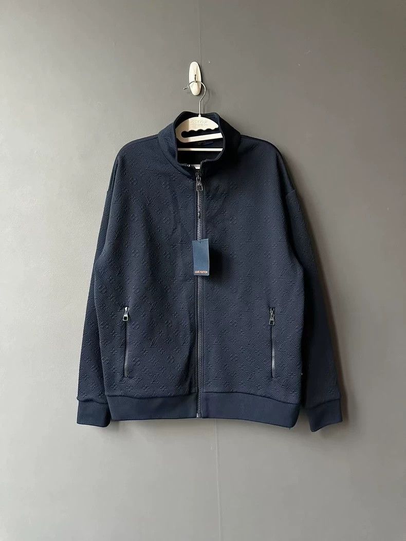 Louis Vuitton Louis Vuitton Blue embossed logo jacket Size US M / EU 48-50 / 2 - 1 Thumbnail