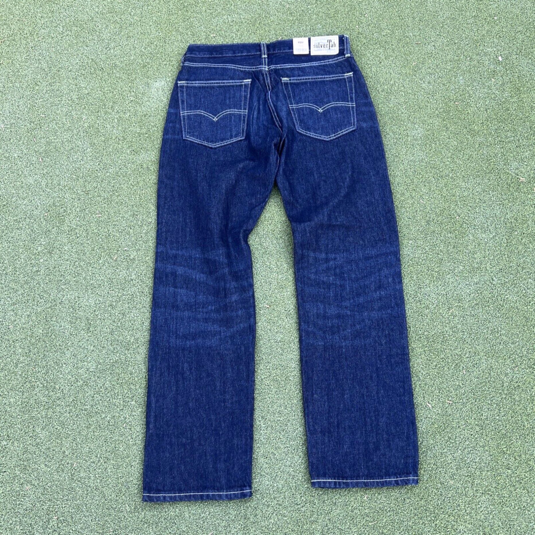 Authentic Levi's SilverTab New Unworn Men's Dark Wash Straight Leg Jeans 32 Inch Waist 32 Inch Inseam