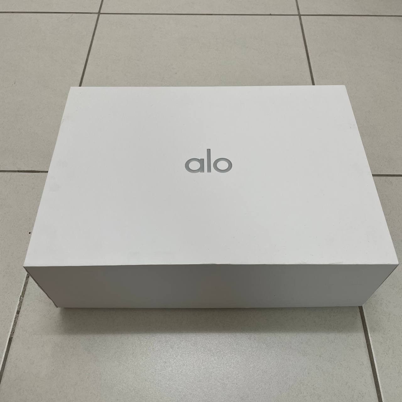 Alo [11US] ALO YOGA SNEAKERS RECOVERY MODE GRAVEL WHITE Size US 11 / EU 44 - 2 Thumbnail