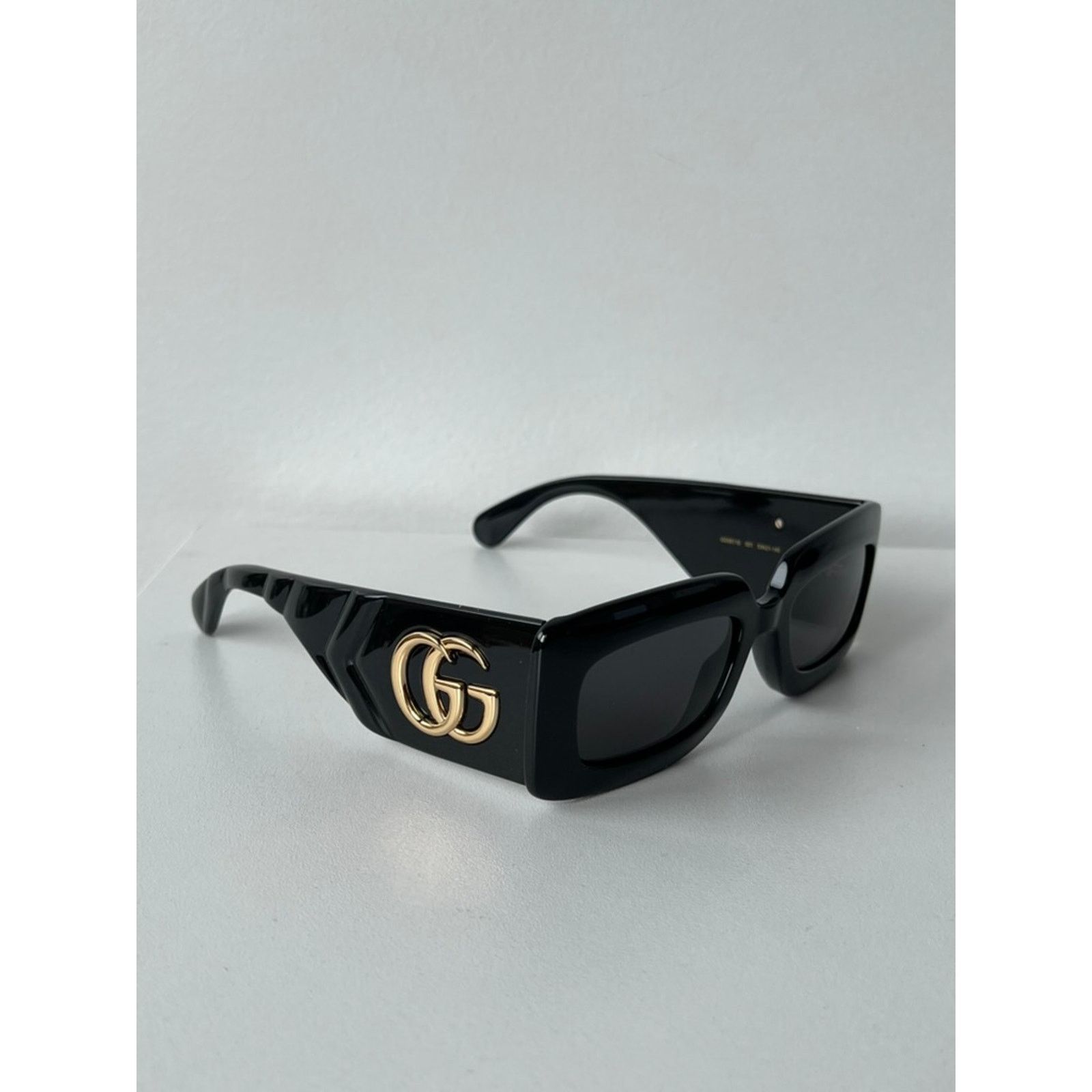 Gucci NEW Gucci GG0811S Black Scalloped Arm Sunglasses Size ONE SIZE - 7 Thumbnail