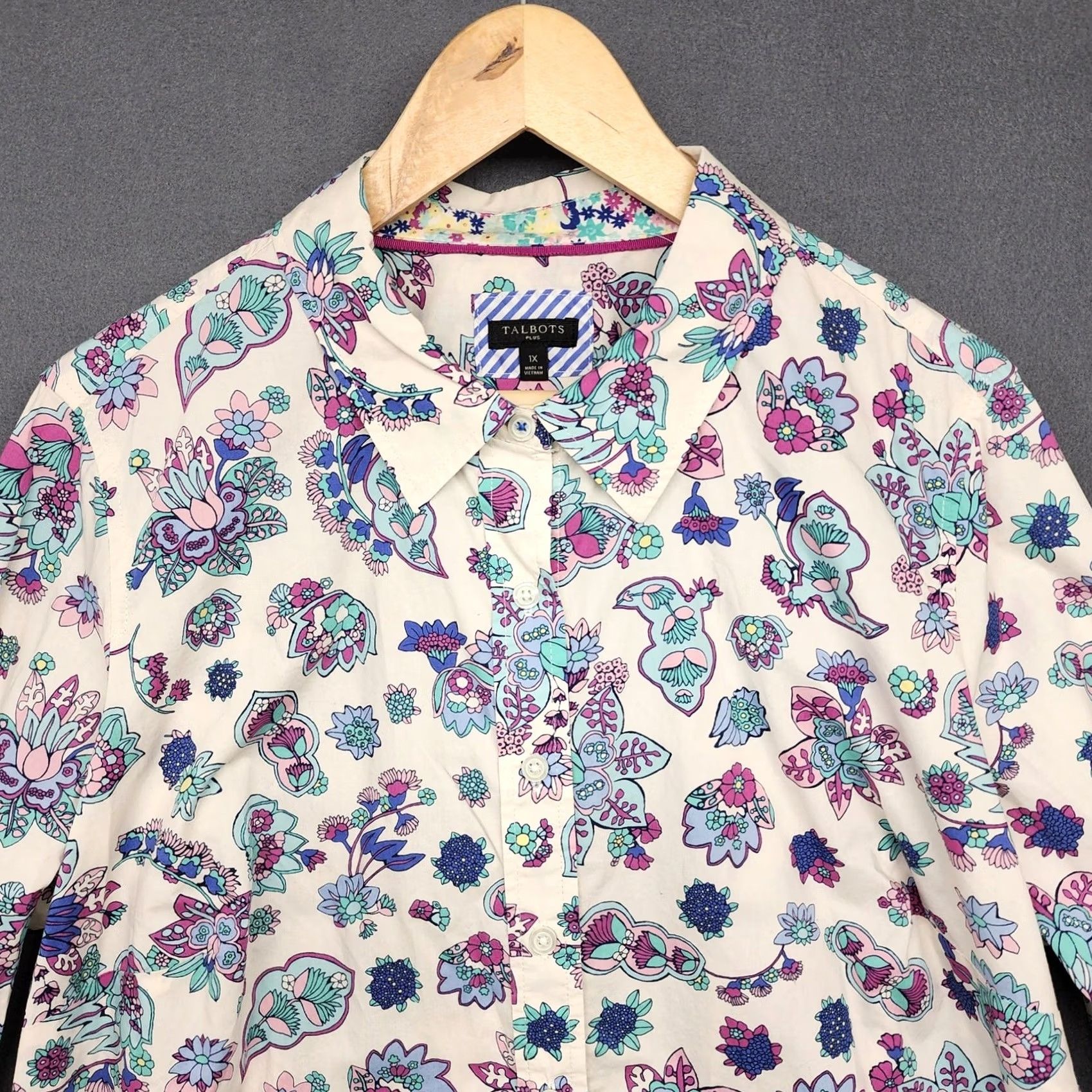 Talbots Talbots Top Womens 1X Blue Floral Long Sleeve Button-Up Cotton Shirt Womens Plus 1X Blue Floral Long Sleeve Button-Up Cotton Talbots Shirt Boys? Size XL / US 12-14 / IT 48-50 - 7 Thumbnail