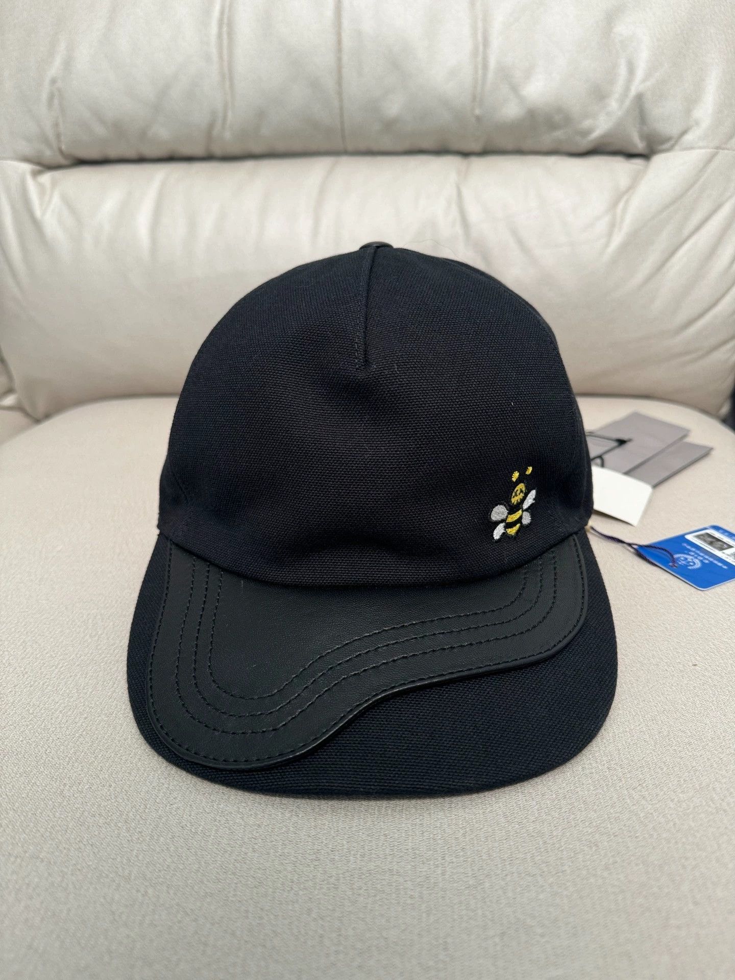 Dior Dior x Kaws baseball cap L black bees embroidery leather Size ONE SIZE - 2 Thumbnail