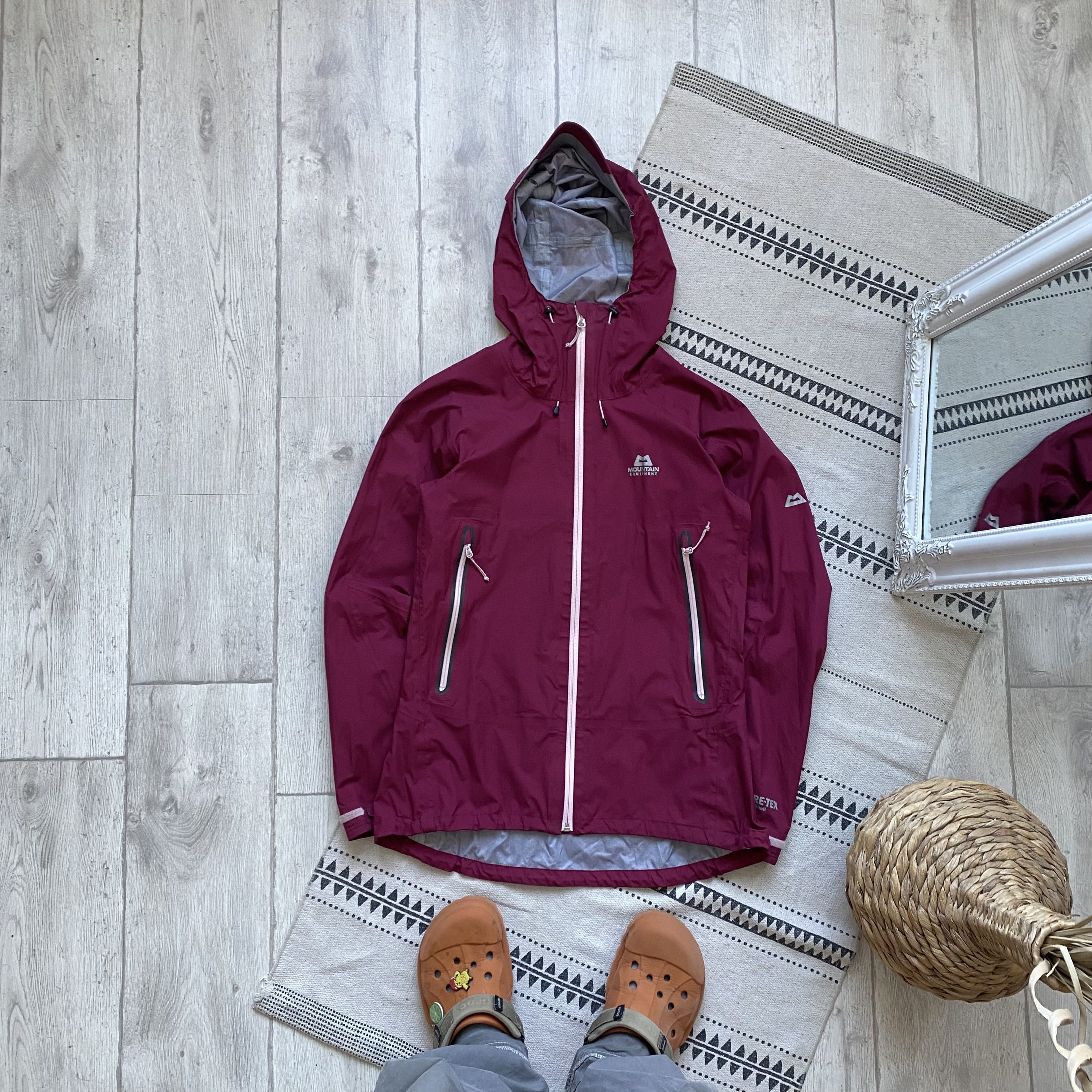 Mountain Equipment Company Gorpcore Mountain Equipment Gore-Tex jacket light outdoor Size M / US 6-8 / IT 42-44 - 1 Thumbnail