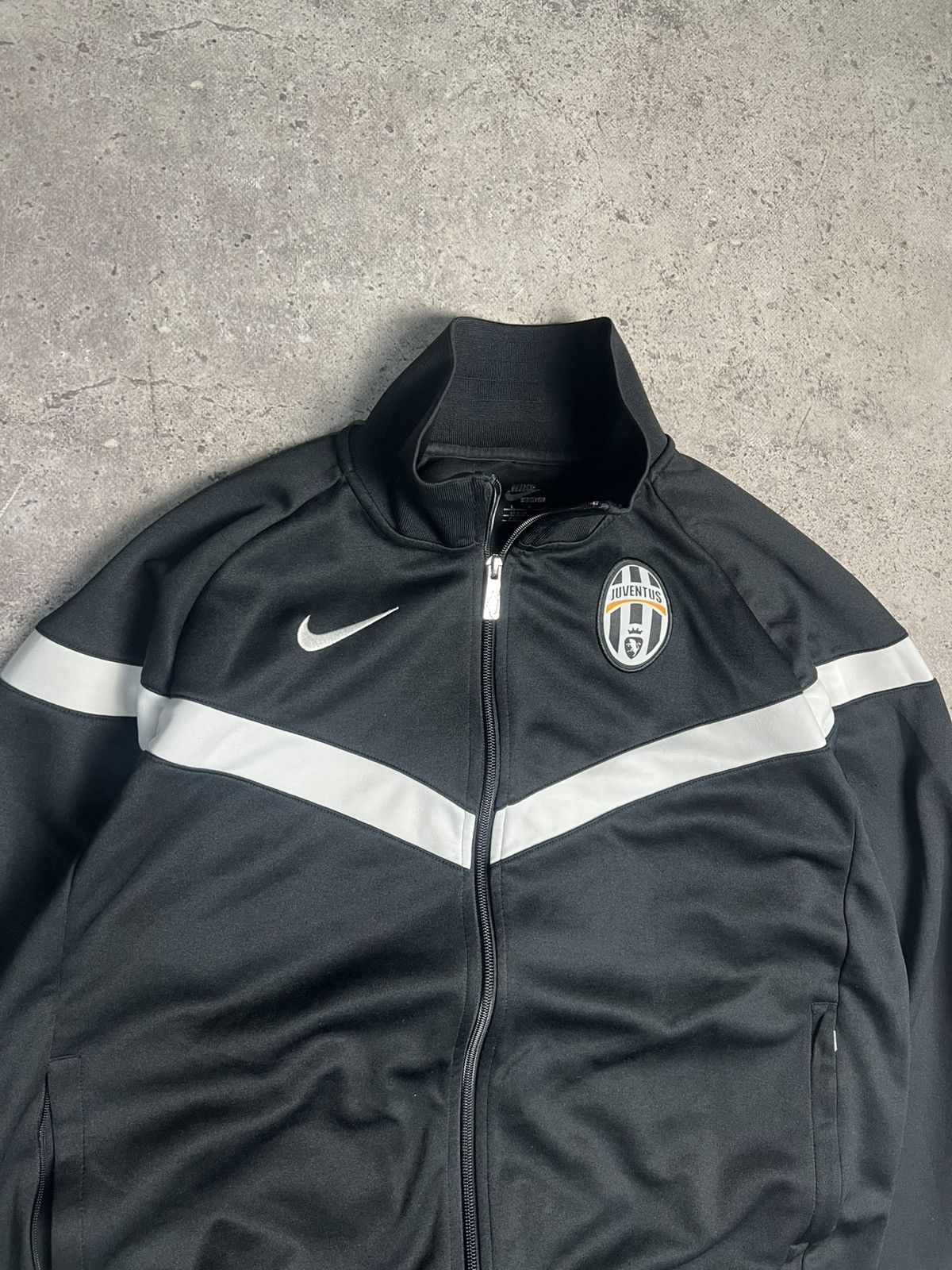 Nike Juventus Nike full zip bomber logo black Size US L / EU 52-54 / 3 - 4 Thumbnail