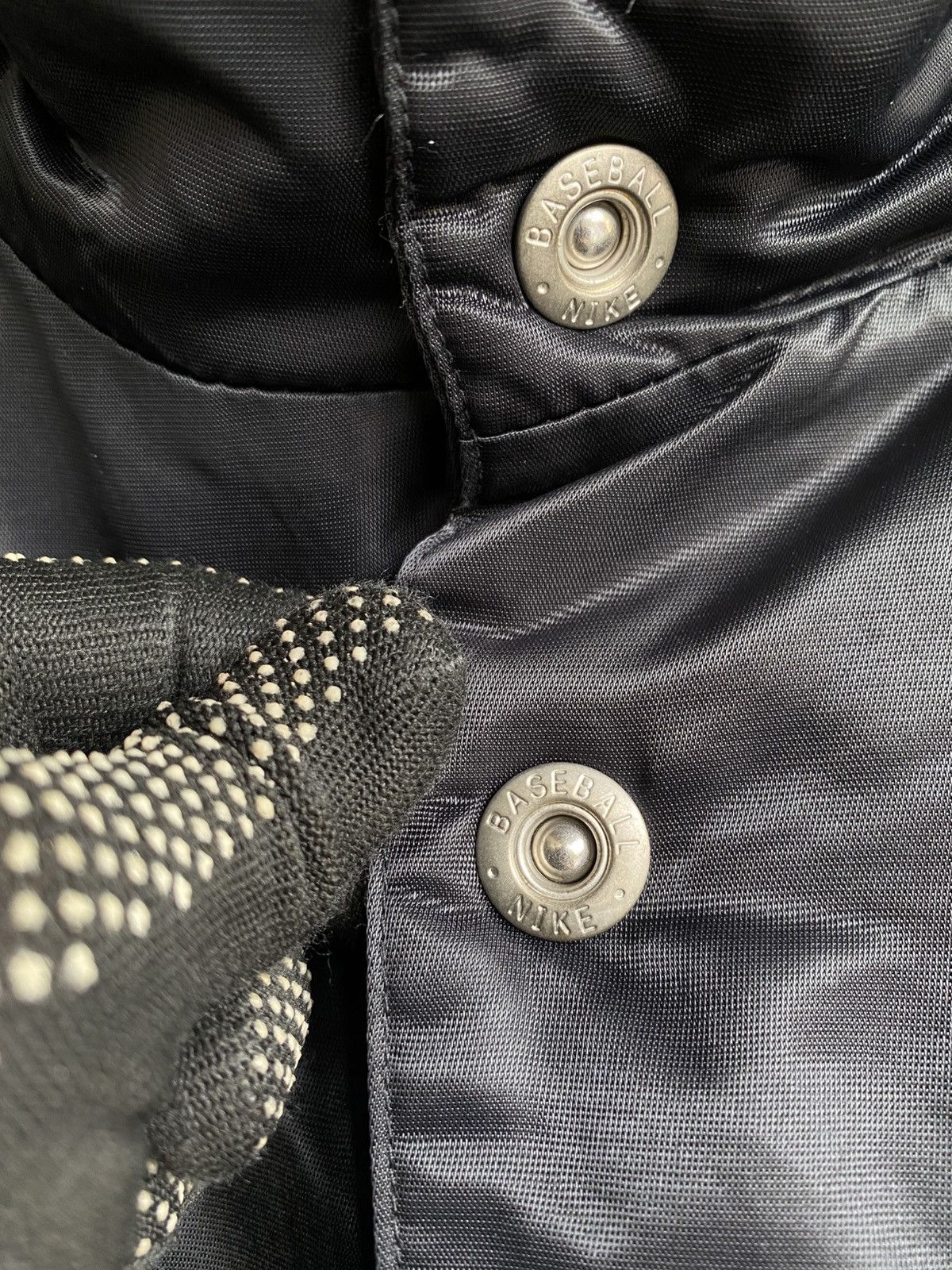 Nike Nike “INVOICE” Black Padded Team Jacket Vintage Sportswear Size US L / EU 52-54 / 3 - 10 Thumbnail