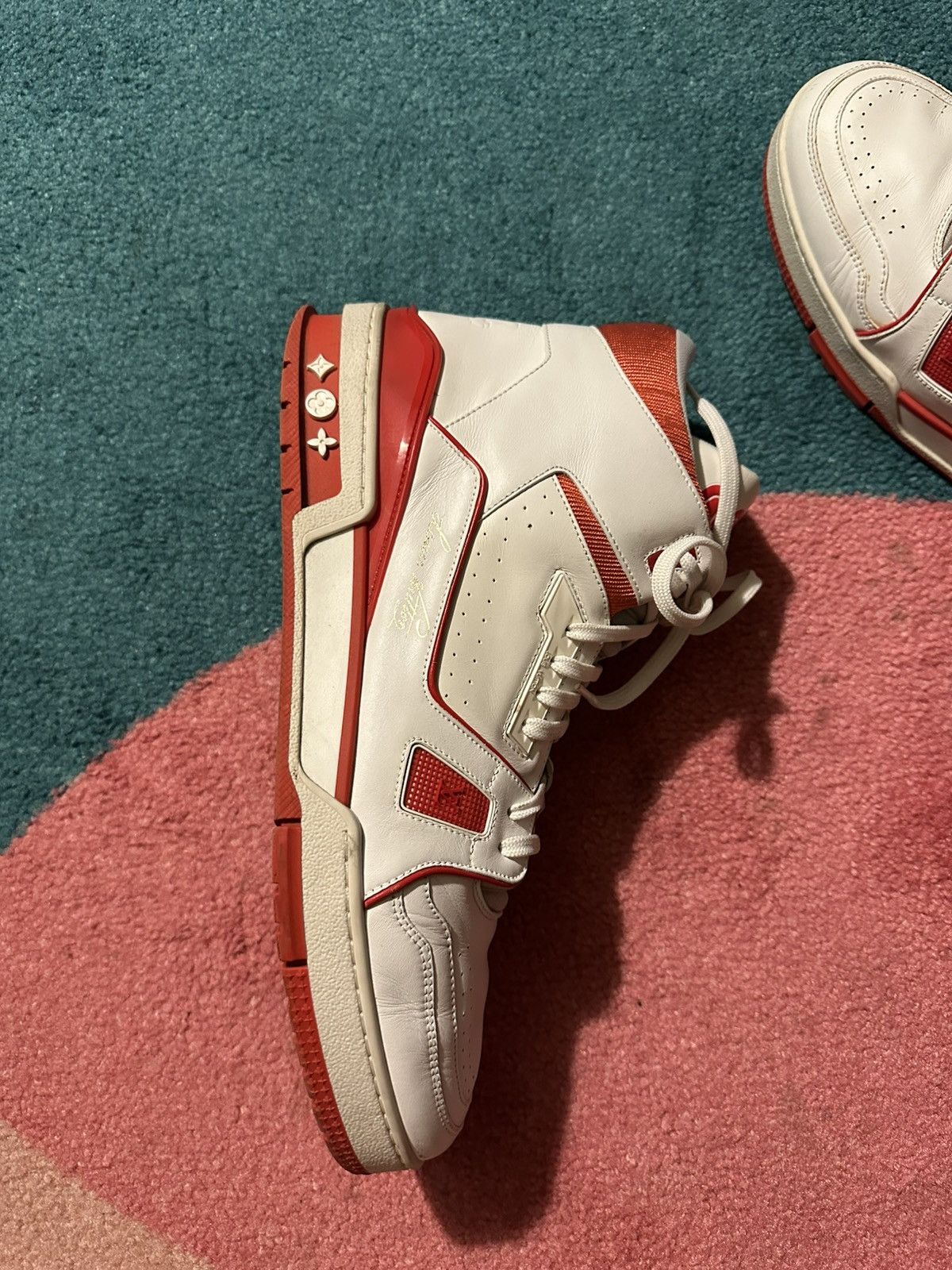 Louis Vuitton Louis Vuitton LV Trainer Mid White Red Size US 11 / EU 44 - 4 Thumbnail