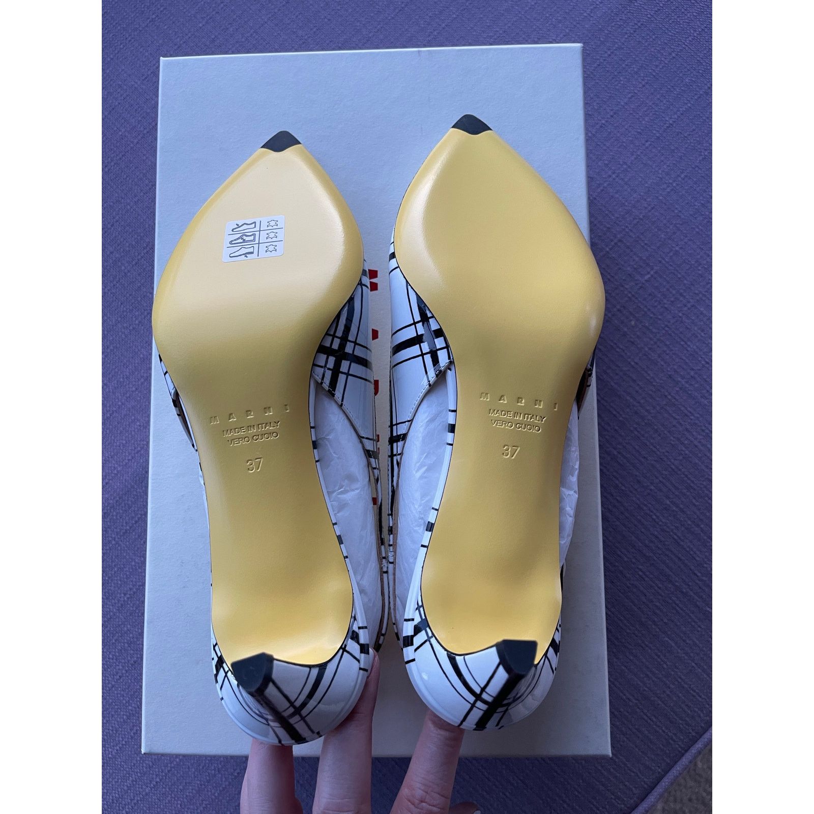 Marni Marni Rhythm Slingback in White/Black NWT size 37 RUNWAY Size US 7 / IT 37 - 5 Thumbnail