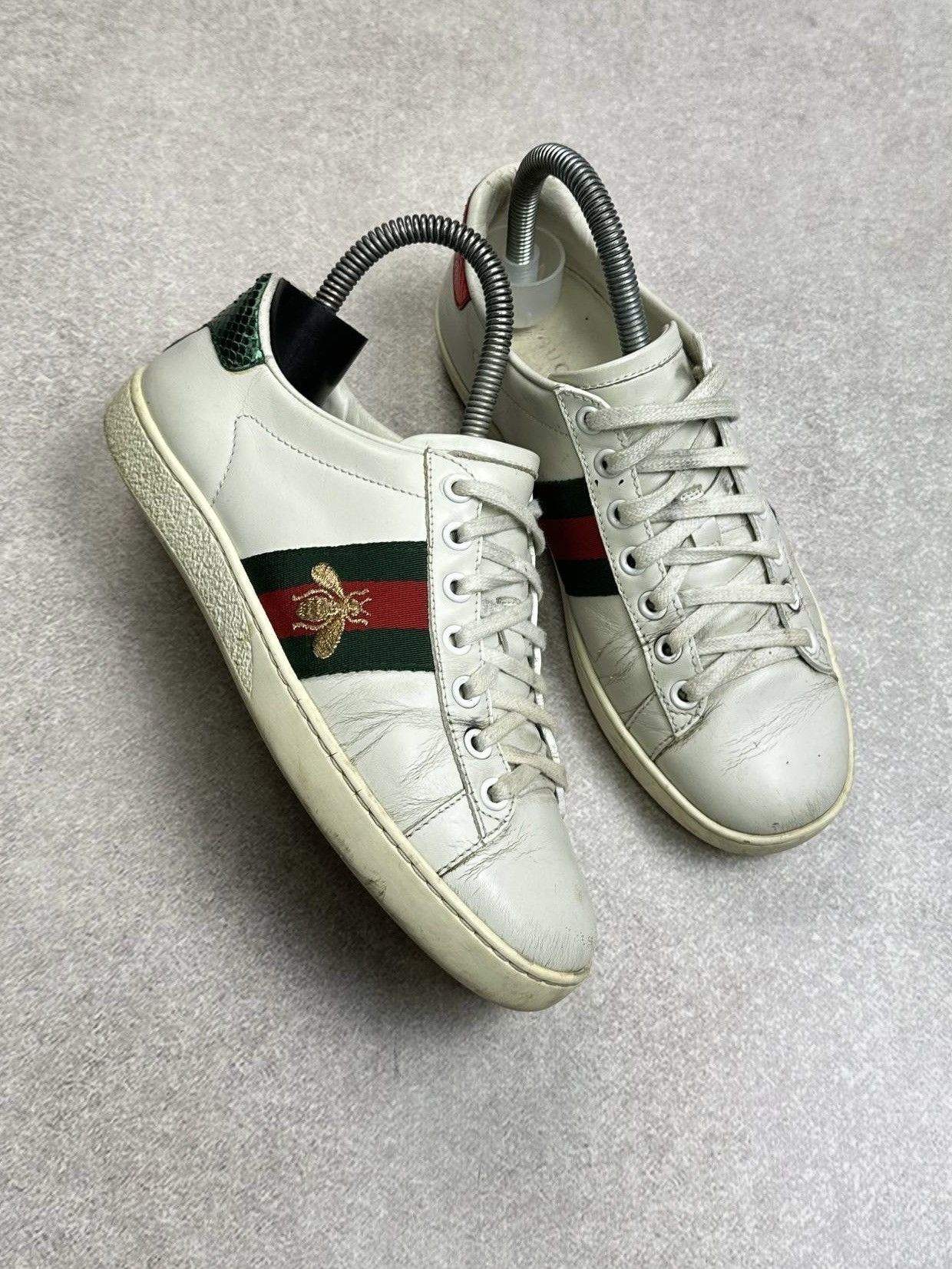 Gucci Vintage Gucci GG Low Leather Sneakers Womans EUR 35 Size US 5 / IT 35 - 1 Thumbnail