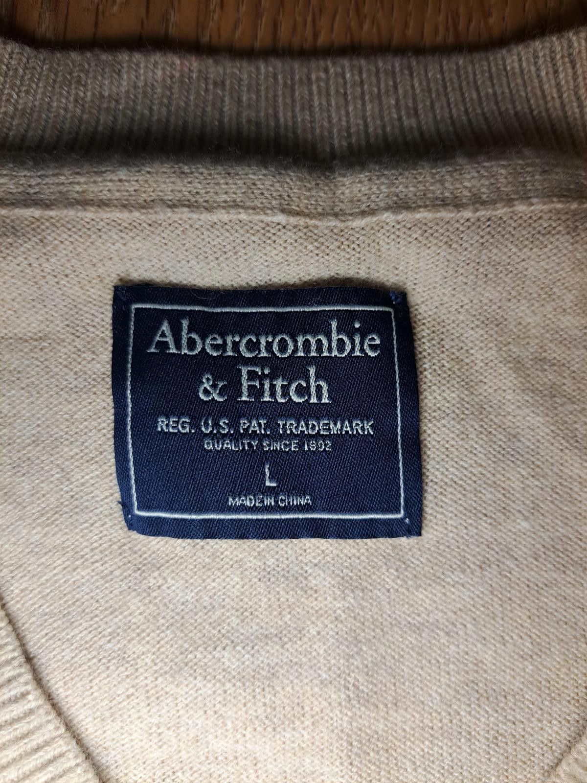 Abercrombie & Fitch Abercrombie & Fitch Sweater Mens Large Beige V Neck Wool Size US L / EU 52-54 / 3 - 2 Thumbnail