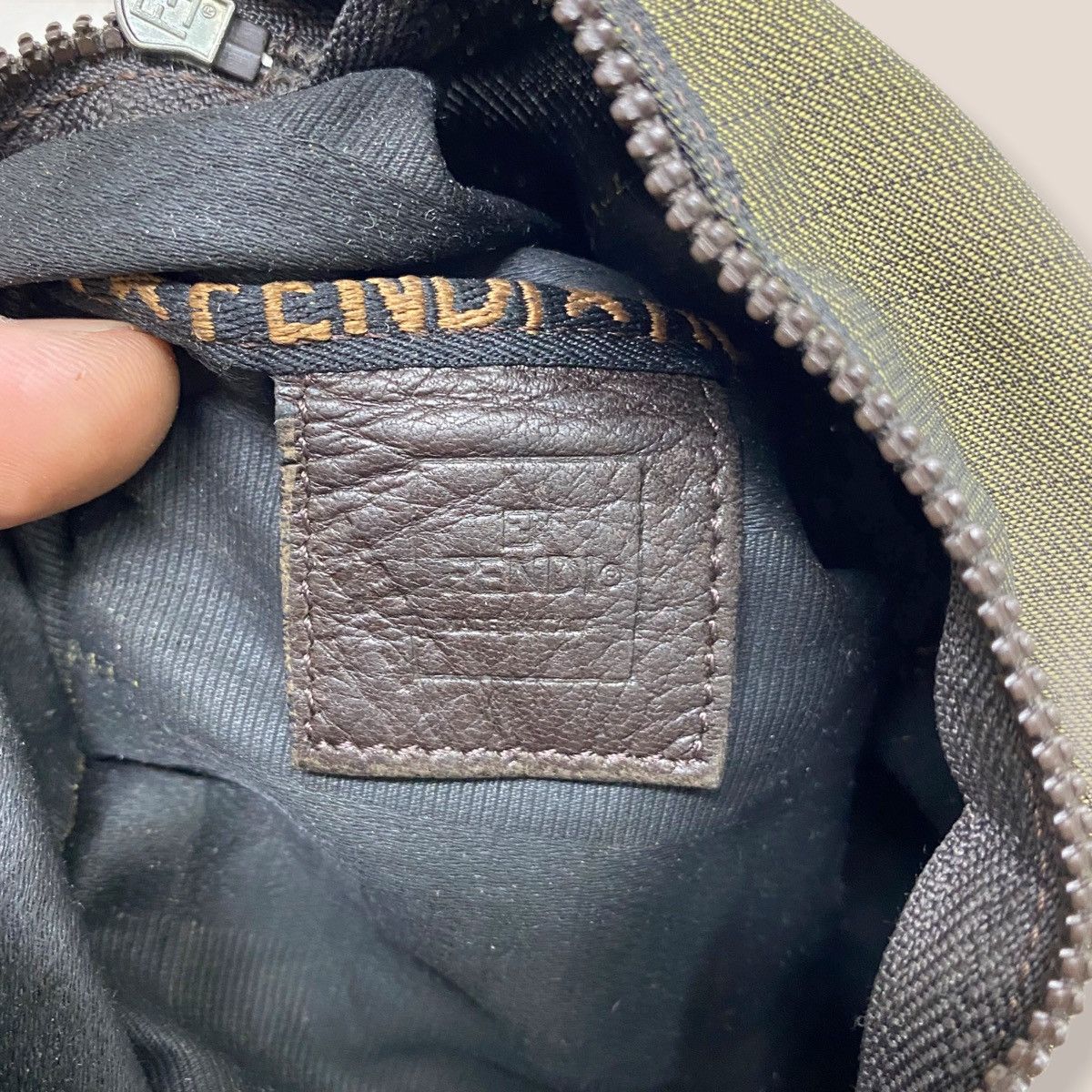 Fendi ‼️LASTDROP‼️AUTHENTIC FENDI ROMA MINI BOX SQUARE CARRY HANDBAG Size ONE SIZE - 10 Thumbnail