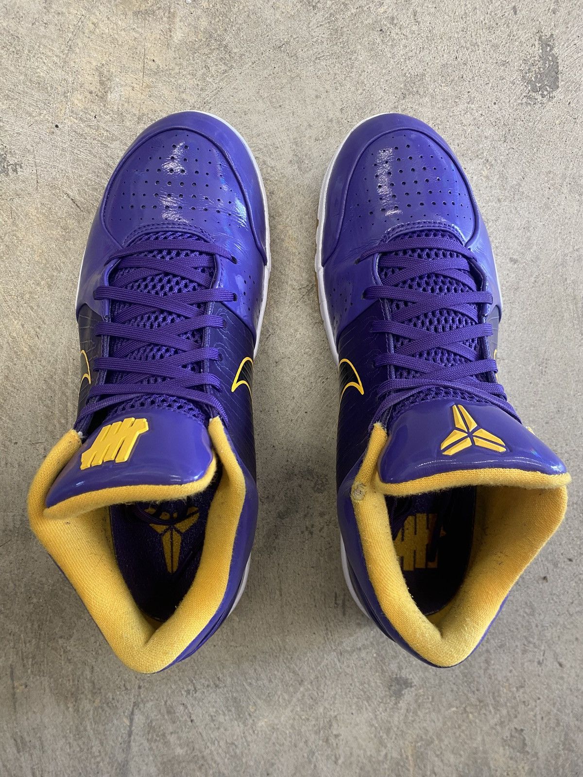 Nike × Undefeated Undefeated Kobe 4 Protro Los Angeles Lakers Size US 10 / EU 43 - 2 Thumbnail