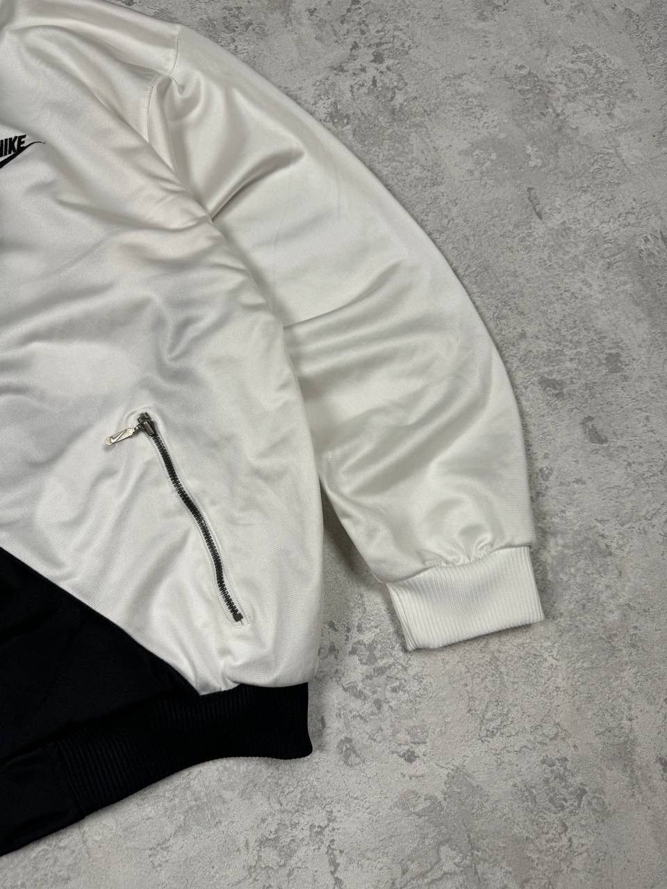 Nike Vintage Nike Y2K Track Jacket Big Logo Size S Size US S / EU 44-46 / 1 - 8 Thumbnail