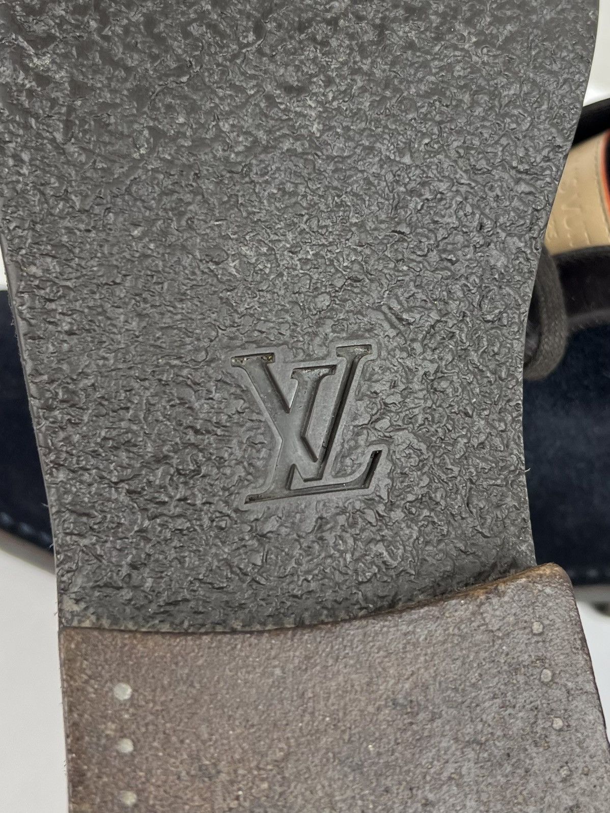 Louis Vuitton LOUIS VUITTON Boots Chukka Suede Leather Lace Up Shoes Logo Size US 8.5 / EU 41-42 - 14 Thumbnail