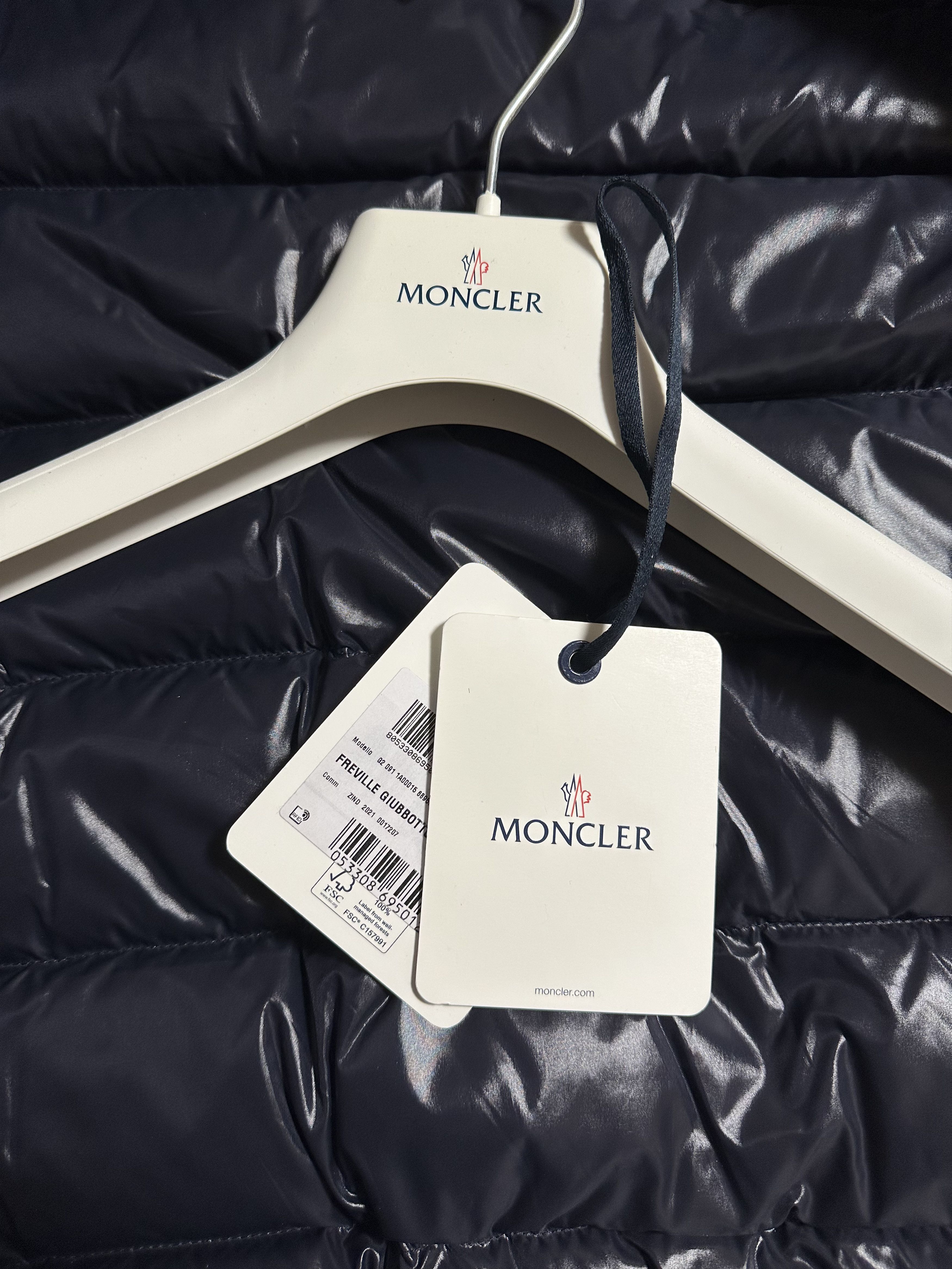 Moncler Moncler FREVILLE Reversible Down Jacket – LeBon Marché Paris Size US L / EU 52-54 / 3 - 7 Thumbnail