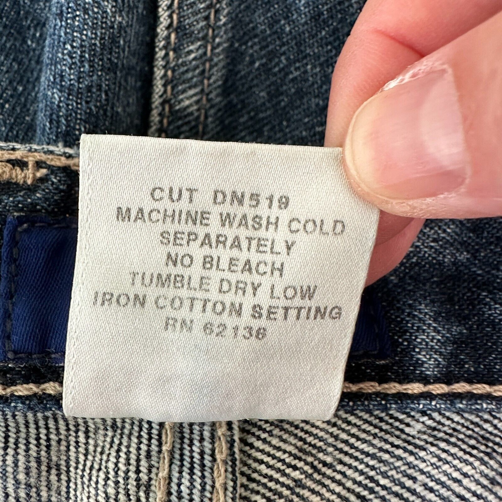 Guess Guess Dark Blue Wash Distressed Slim Leg Raw Hem Denim Jeans Size 28" / US 6 / IT 42 - 11 Thumbnail