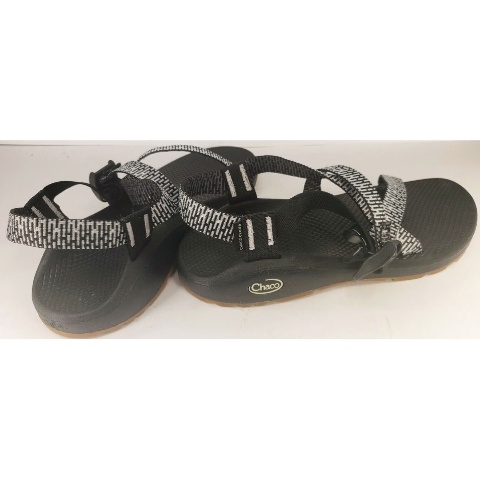 Chaco Chaco Z/Cloud Sandals Black/White Size 9 Womens Strappy Casual Comfort, River, Watersports, Travel, Party/Cocktail Size US 9 / IT 39 - 4 Thumbnail