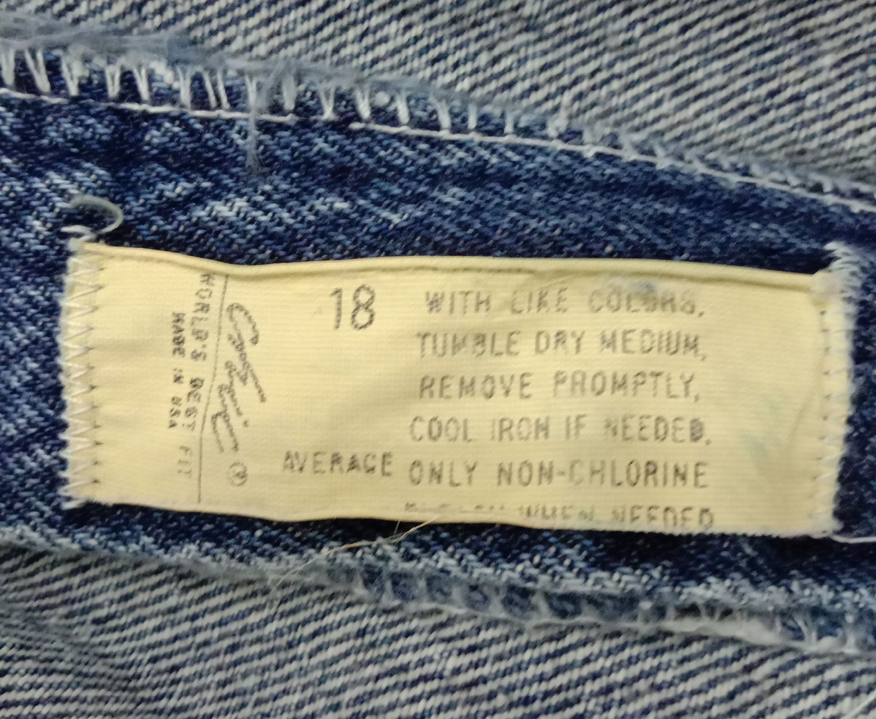 Vintage Vintage 90s CHIC Stone Wash Retro Jeans Size 33" - 12 Thumbnail