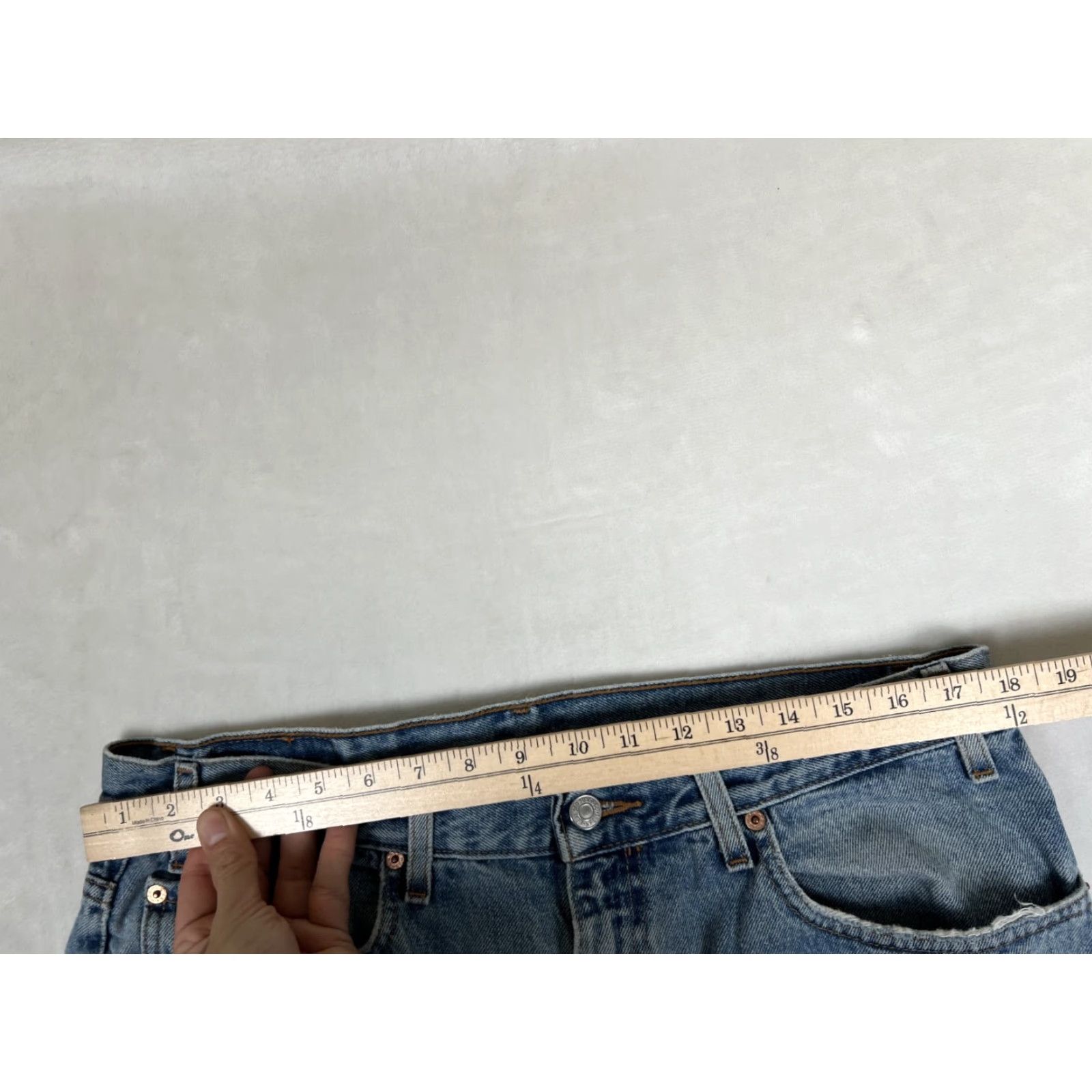 Levi's VINTAGE Levi's 550 Jeans Men 36x30 Blue Medium Wash Relaxed Tapered Denim 5-Pocket Mexico Made Mens Brands Levi's 500 Series 90s Size US 36 / EU 52 - 7 Thumbnail