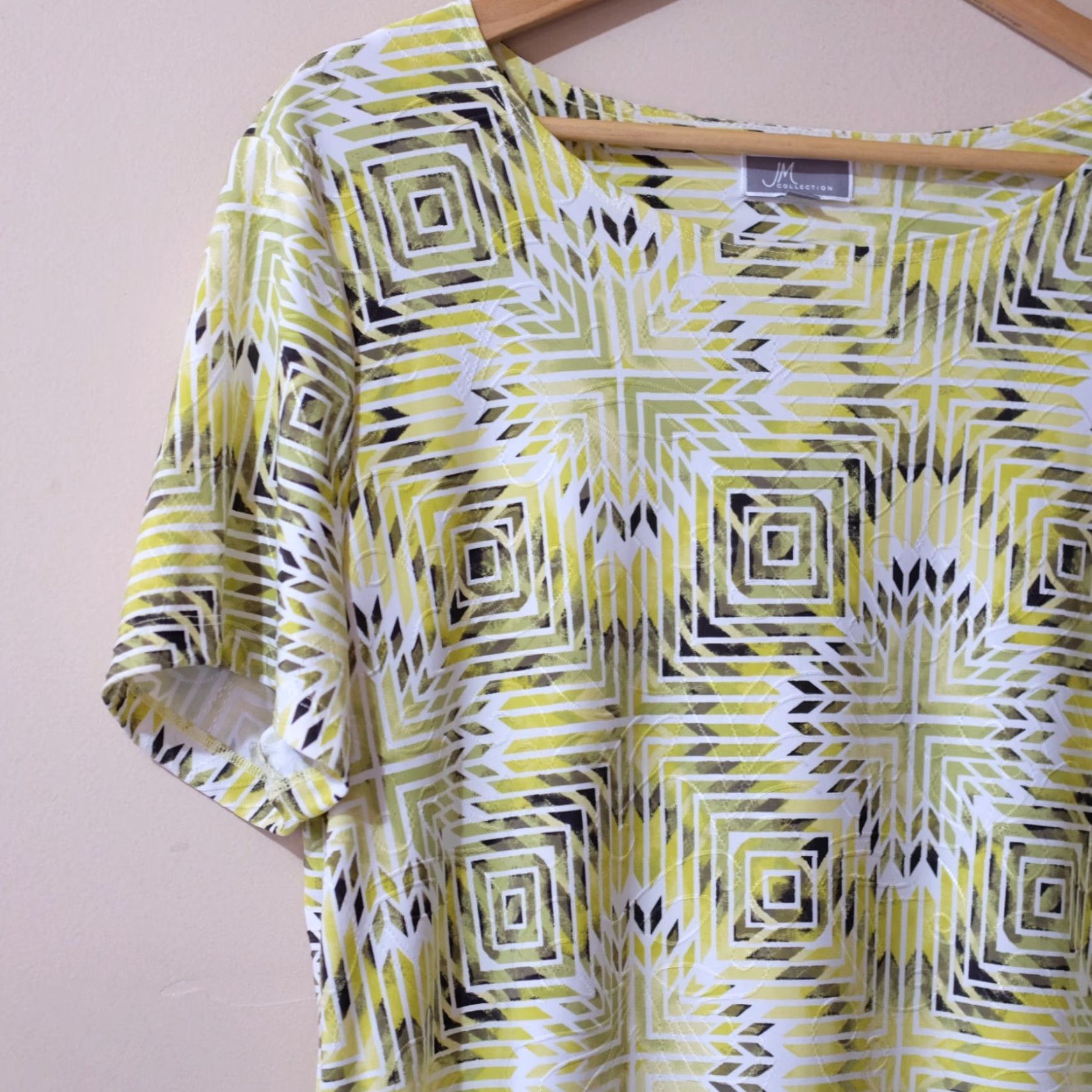 JM Collection JM Collection Top Stretch Textured Short Sleeve Women's XL Blouse White/Yellow/Green Size XL / US 12-14 / IT 48-50 - 2 Thumbnail