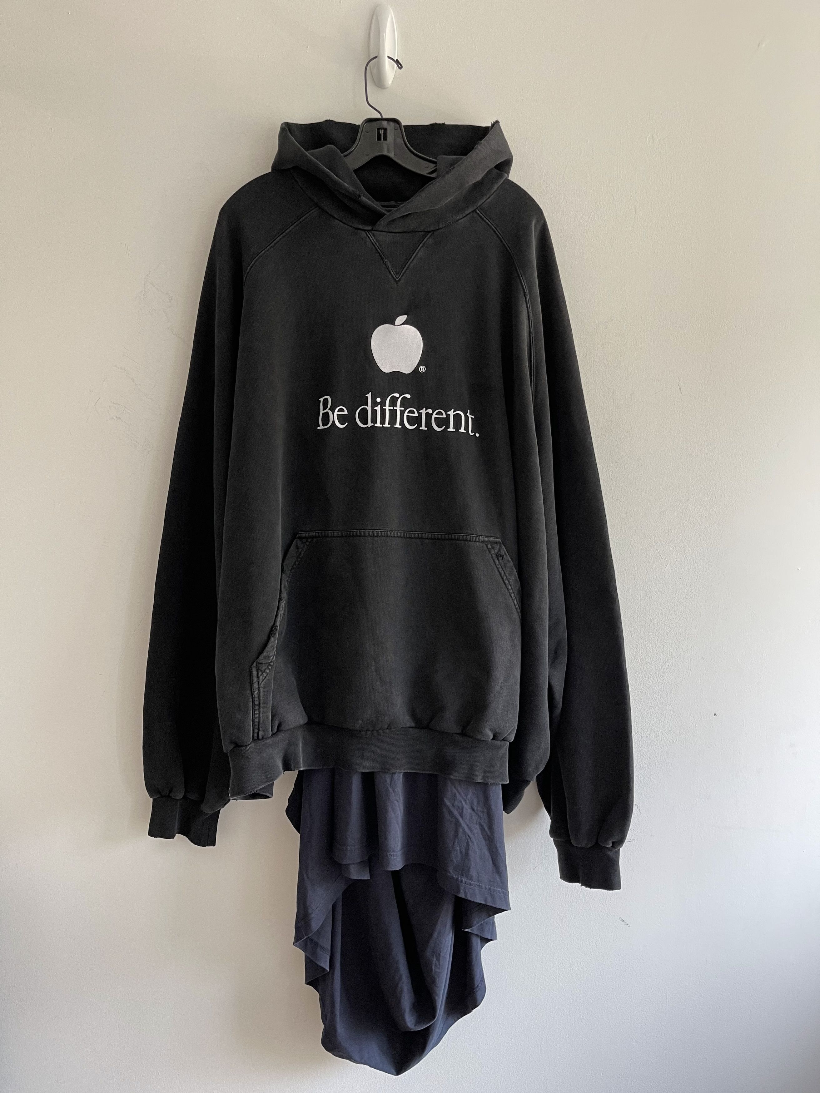 Balenciaga New Apple Be Different Layered Hoodie Rare Size (5) XXL Size US XXL / EU 58 / 5 - 3 Thumbnail