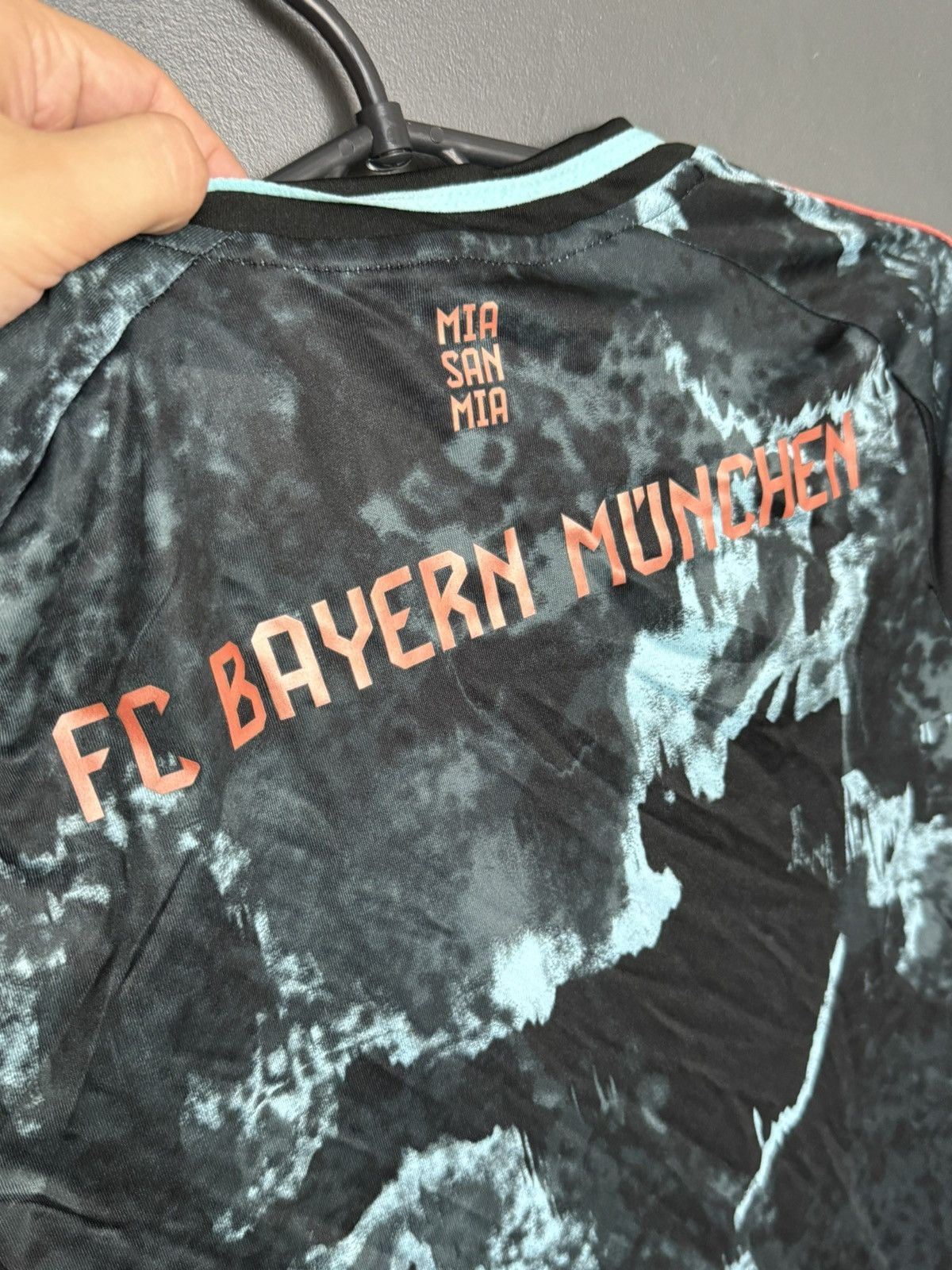 Adidas KIDS New Bayern Munchen 24/25 Away Football Jersey T-Shirt Size US S / EU 44-46 / 1 - 4 Thumbnail