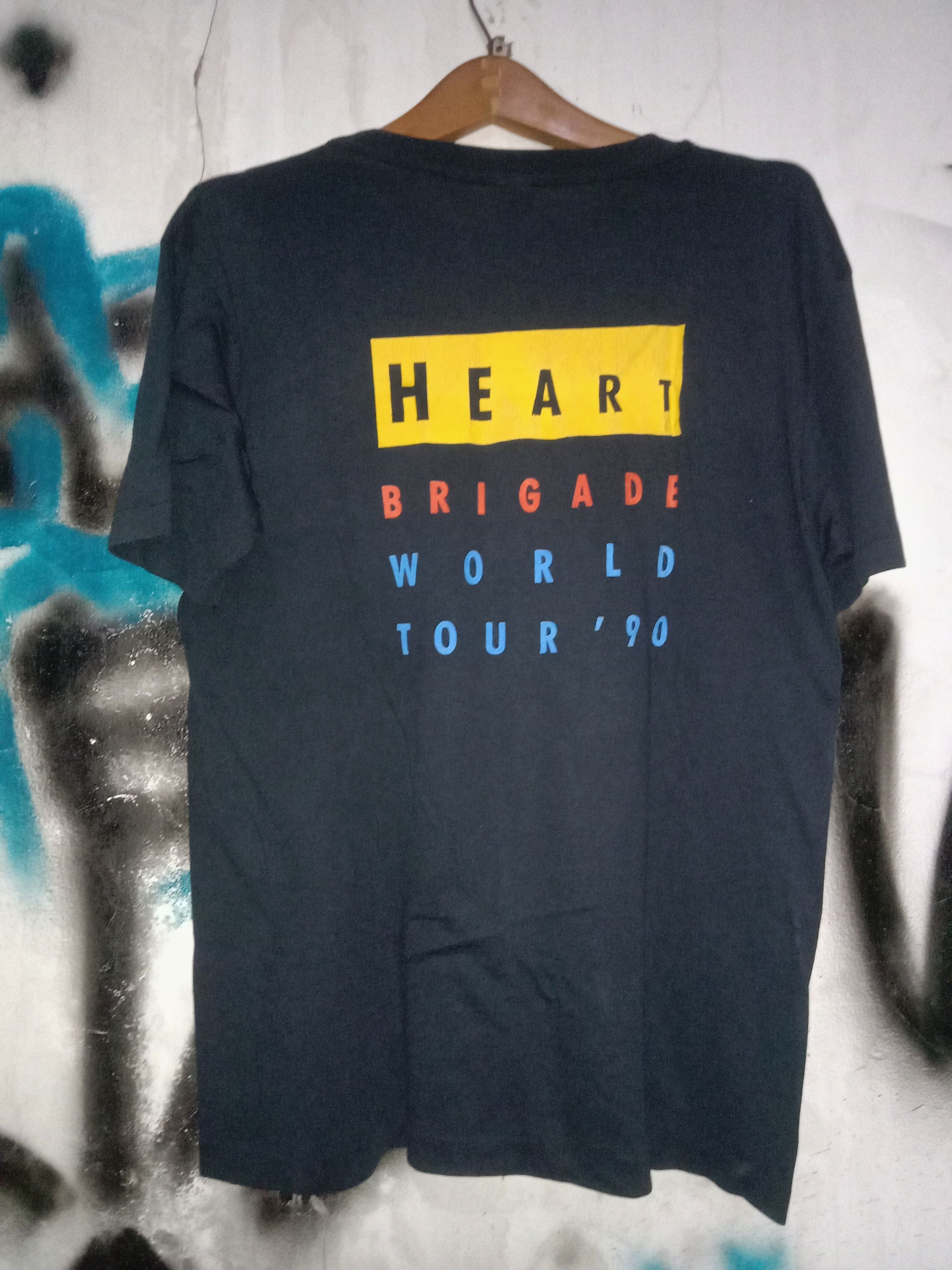 Anvil Heart " L " Bonjovi Led Zeppelin Band tees Size US L / EU 52-54 / 3 - 6 Thumbnail