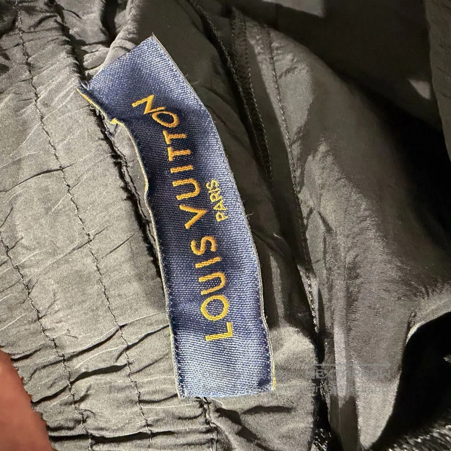 Louis Vuitton Louis Vuitton 2054 Nylon Casual Shorts. Size US 30 / EU 46 - 4 Thumbnail