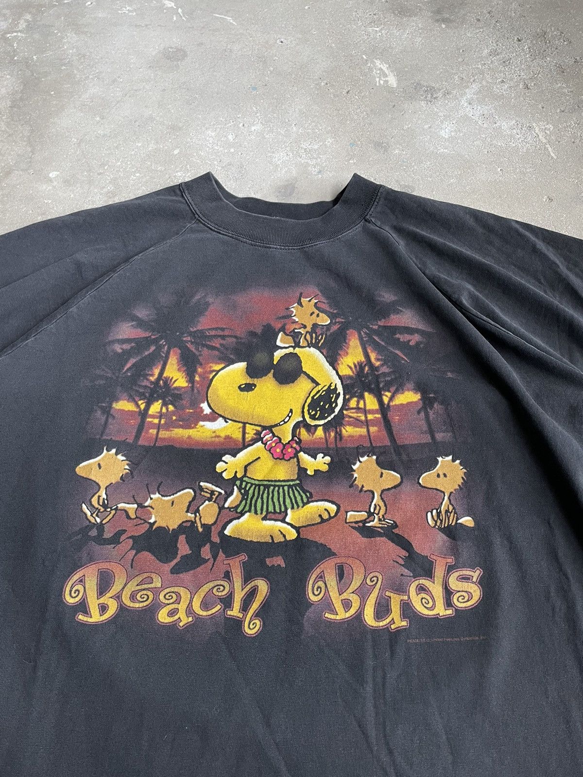 Vintage Vintage 90s Peanuts Collection Snoopy Beach Buds Graphic tee ...