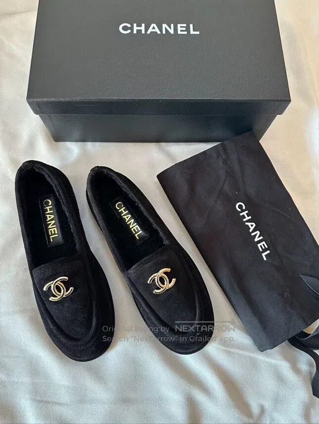 Chanel Chanel Black Gold Suede Loafers Size 38. Size US 7.5 / IT 37.5 - 9 Thumbnail