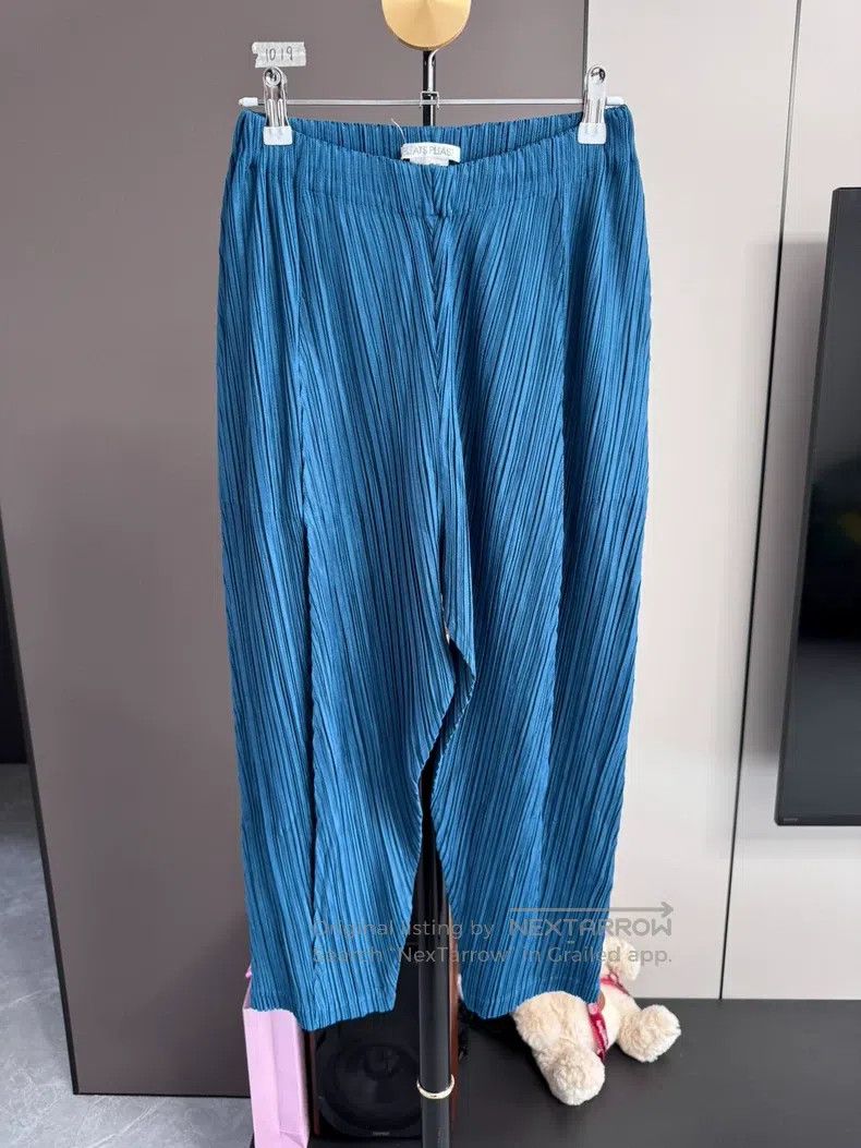 Issey Miyake Issey Miyake Blue Asymmetric Pants Size 25" / US 0 / IT 36 - 1 Thumbnail
